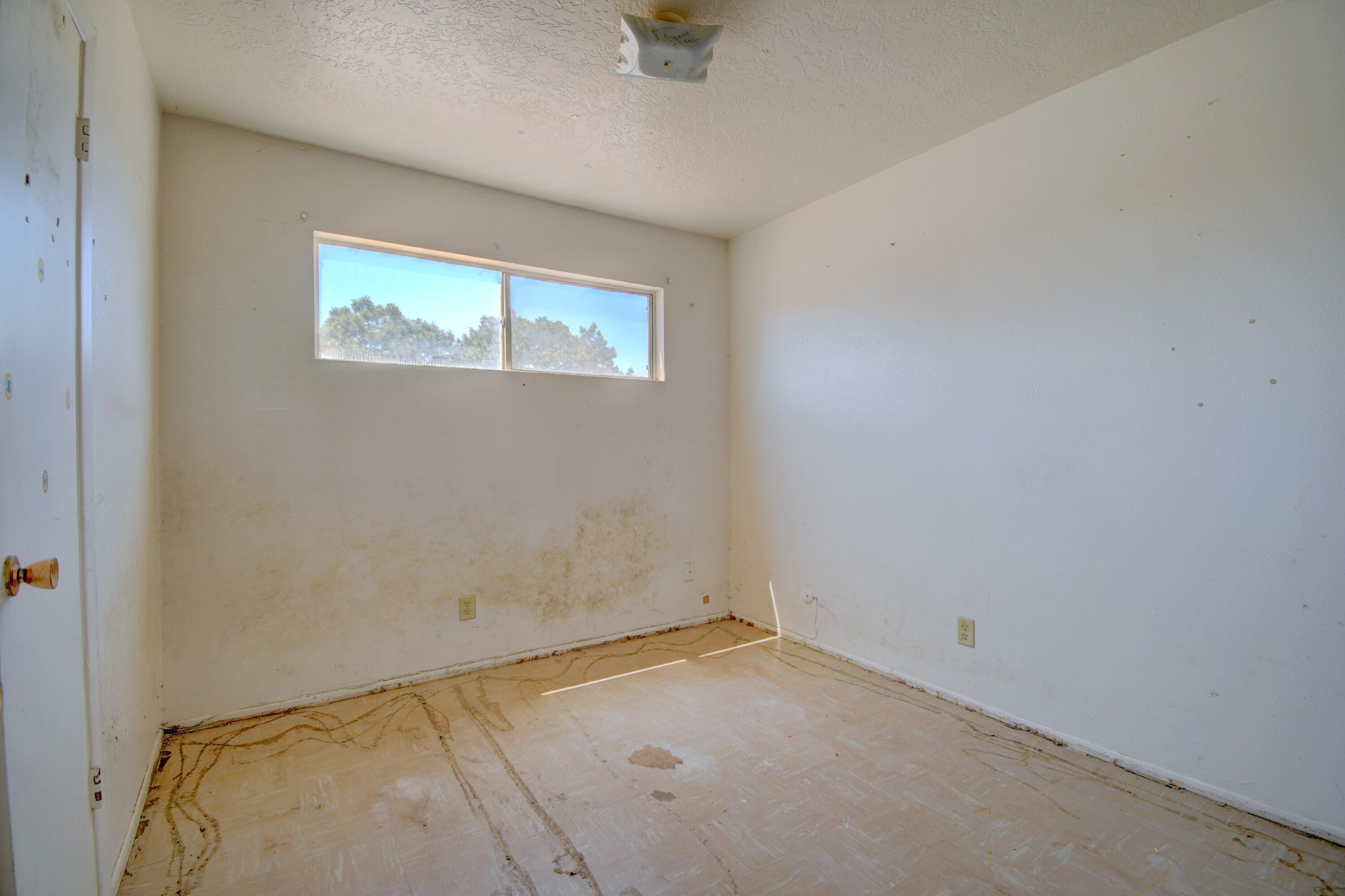 Photo 5 — 4704 Norma Drive NE