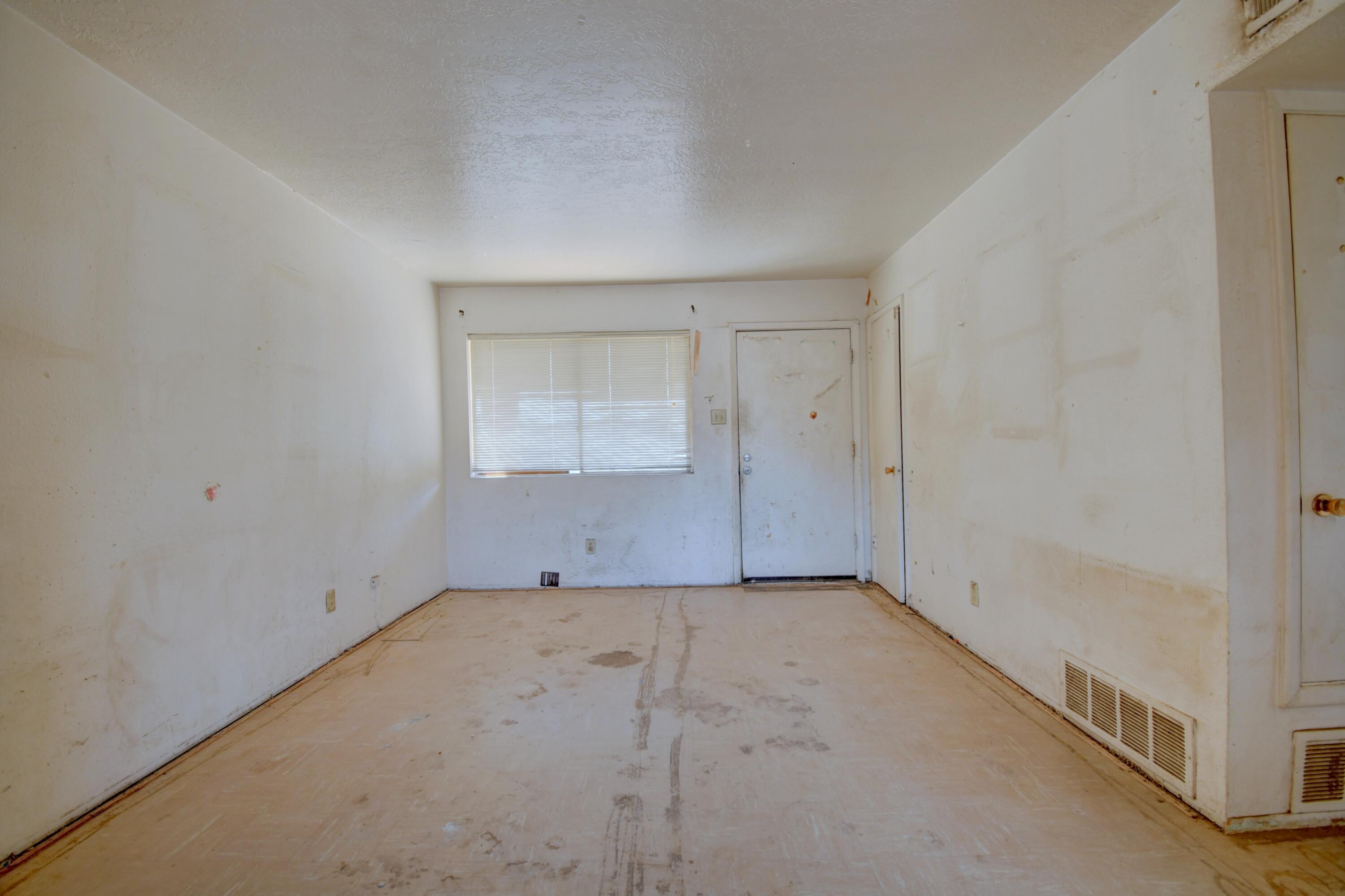 Photo 6 — 4704 Norma Drive NE