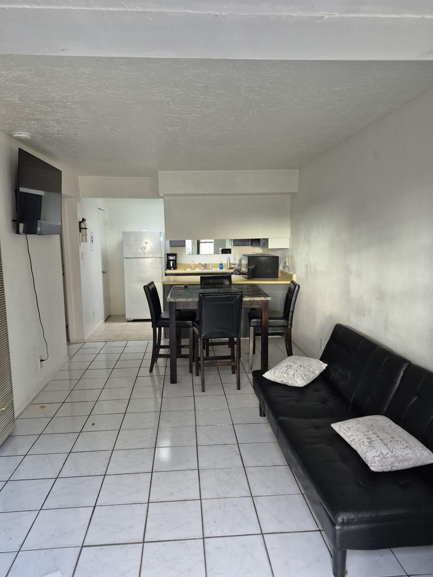 516 Ash Street SE C, Albuquerque, NM 87106