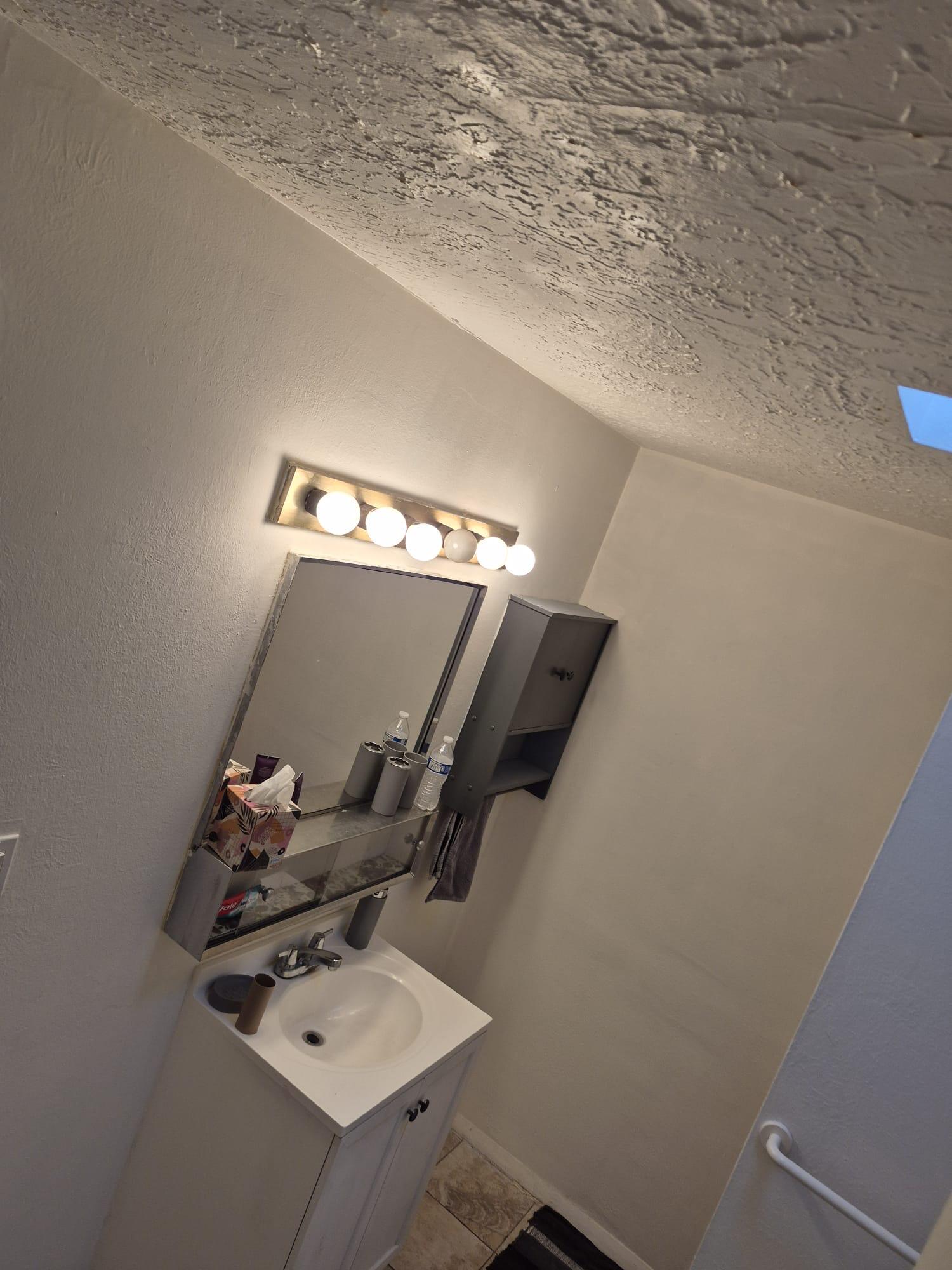 Photo 6 — 516 Ash Street SE C