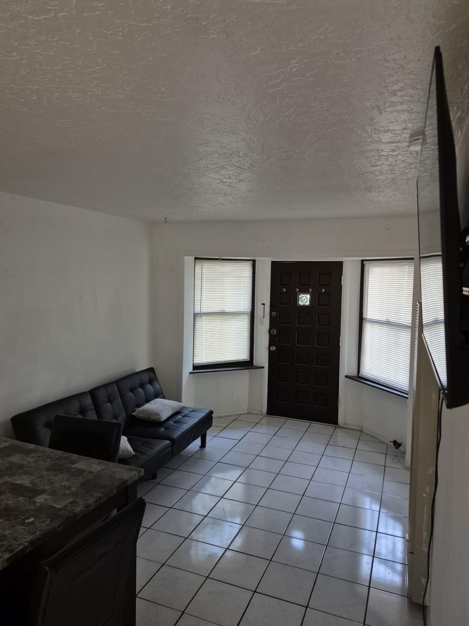 Photo 9 — 516 Ash Street SE C