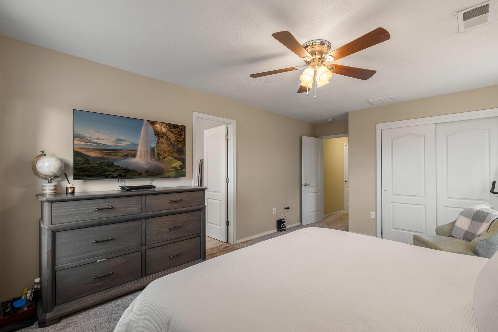 Photo 2 — 2542 Red Sky Street SW