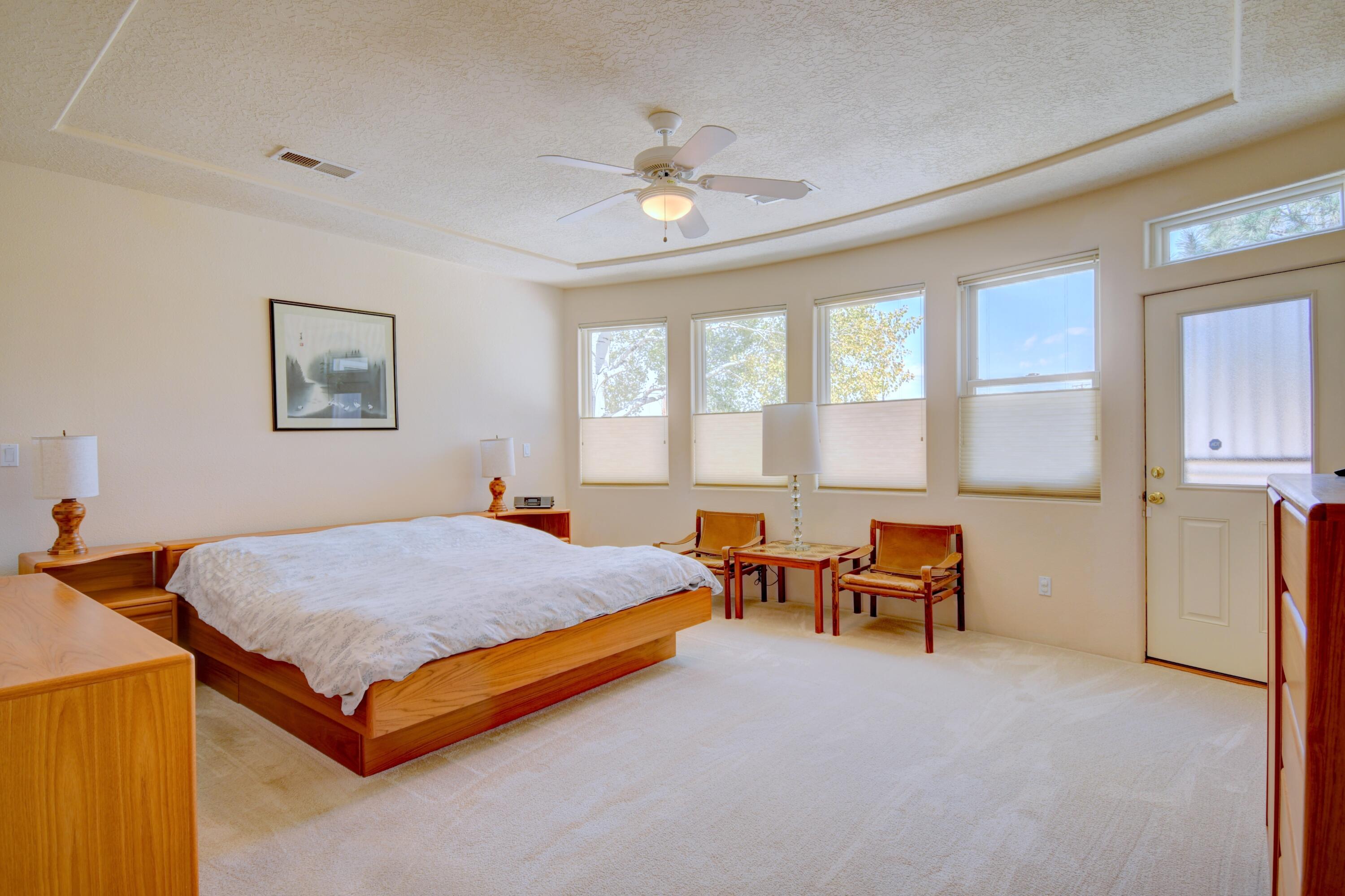 Photo 11 — 6624 High Ridge Place NE