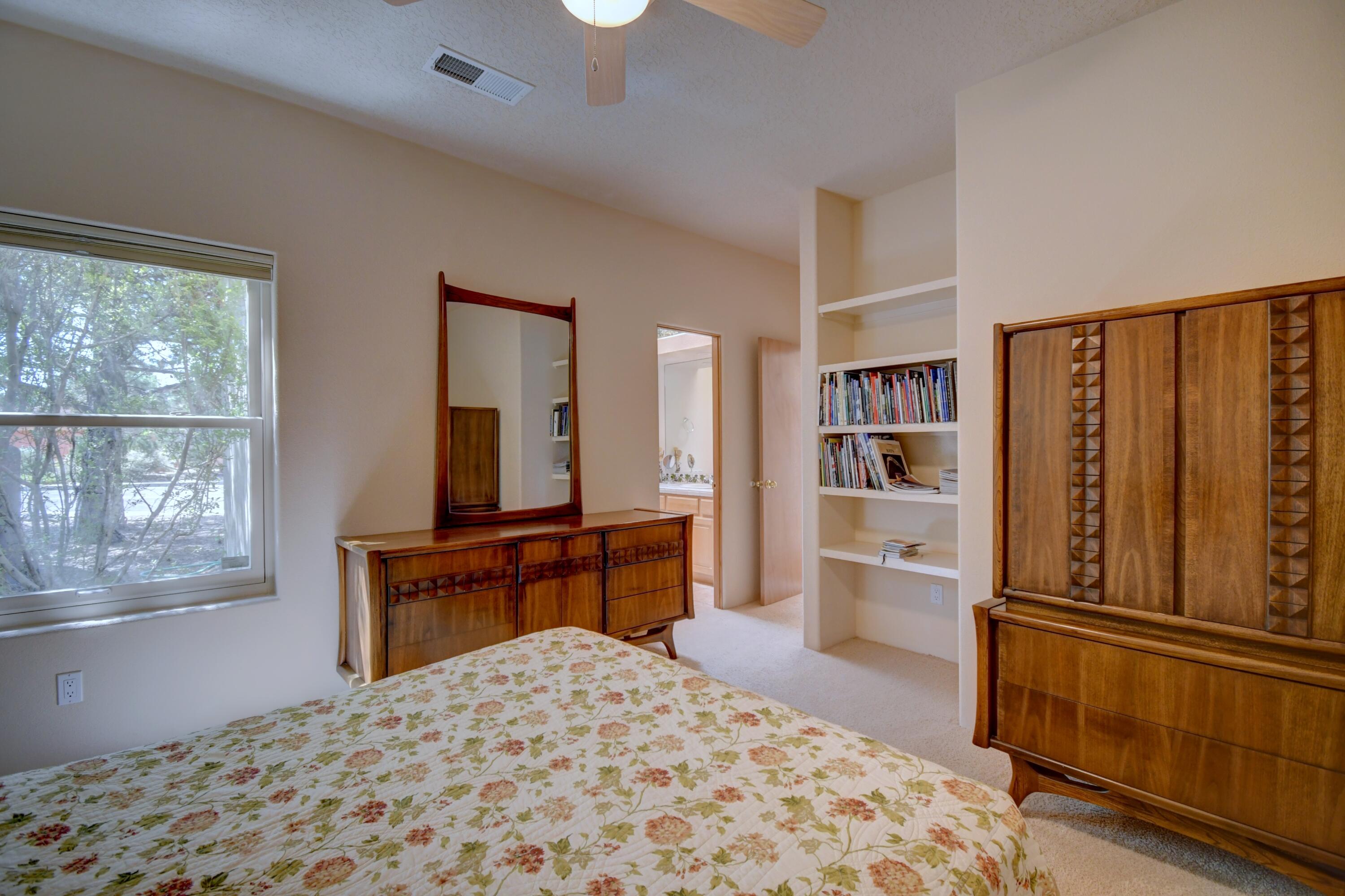 Photo 15 — 6624 High Ridge Place NE