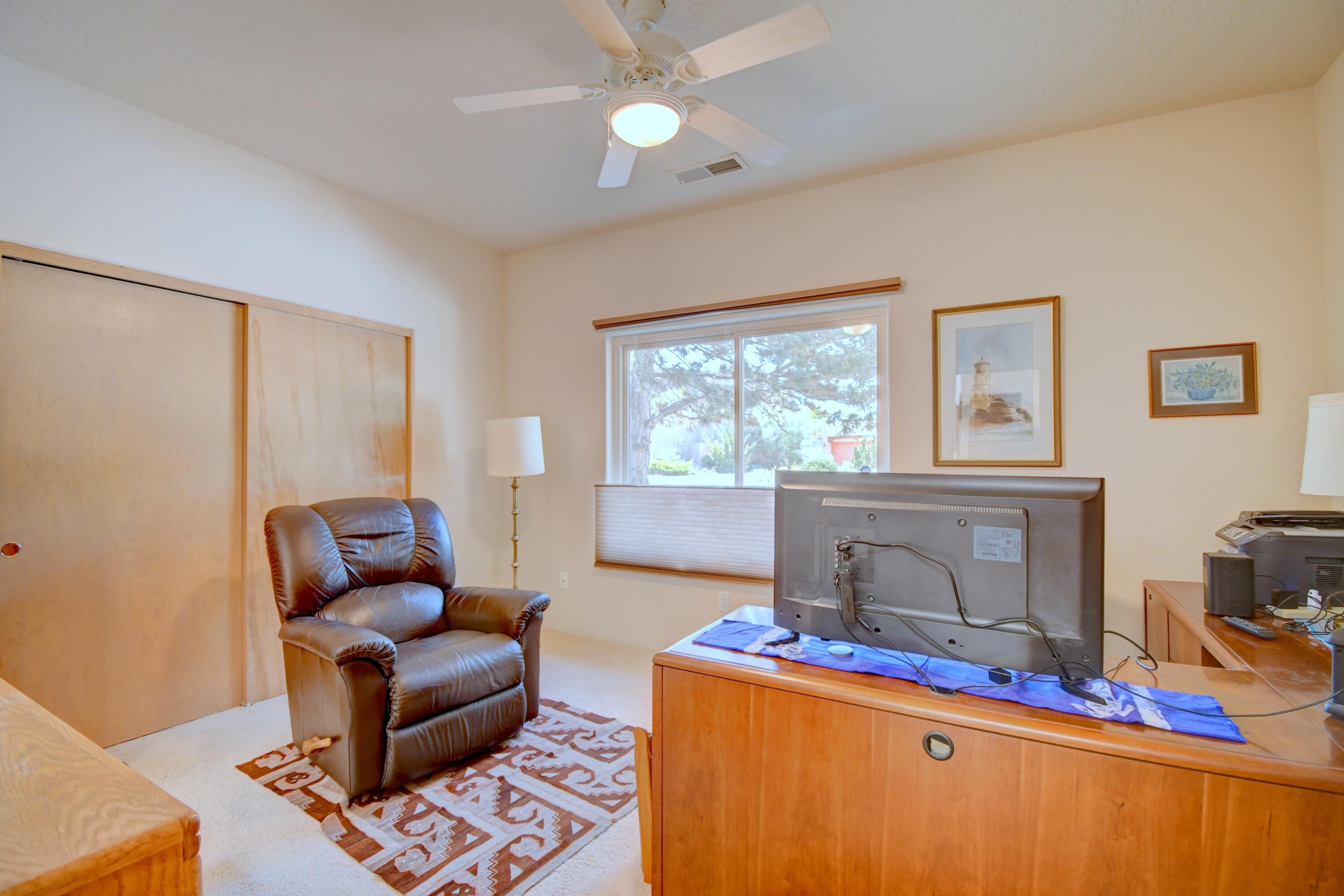 Photo 16 — 6624 High Ridge Place NE