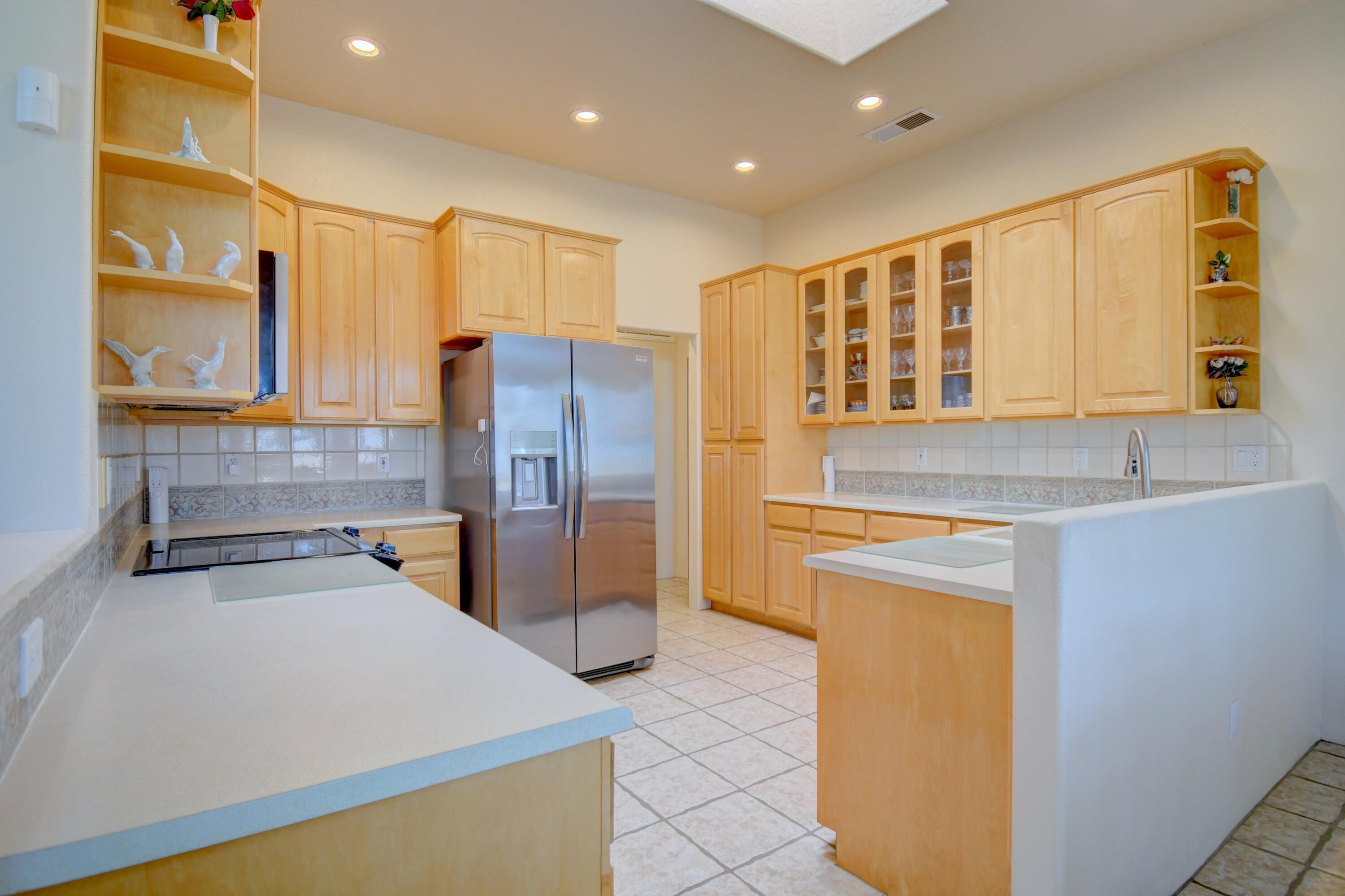 Photo 7 — 6624 High Ridge Place NE