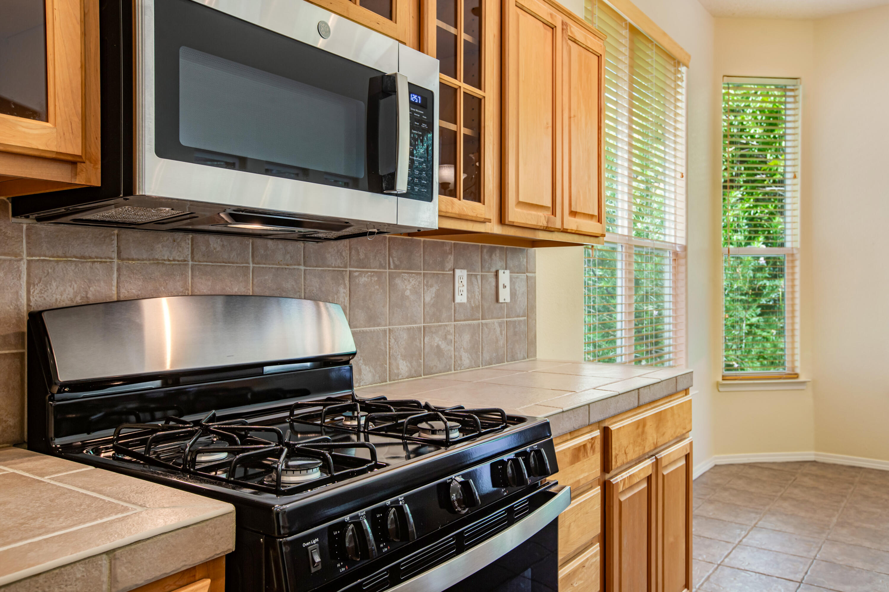 Photo 9 — 13209 Pine Forest Place NE