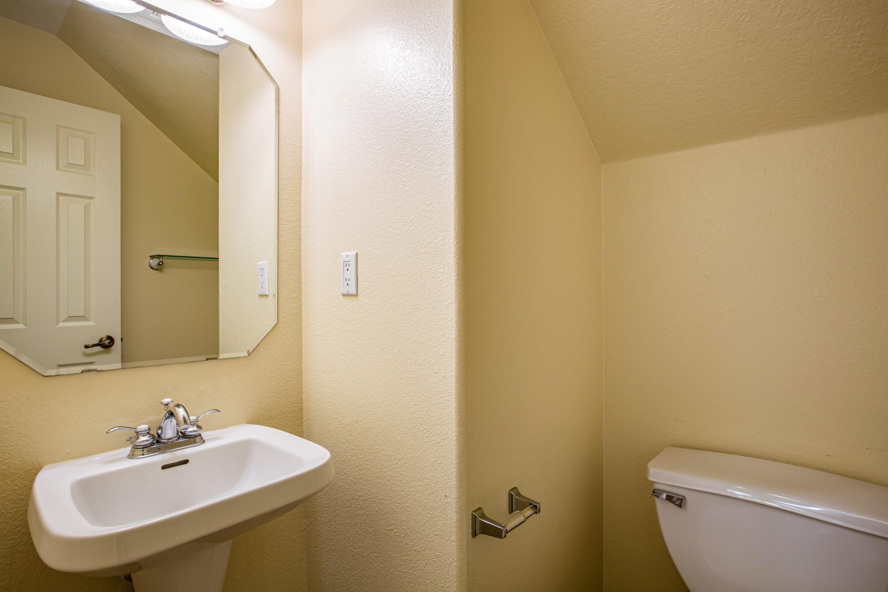 Photo 13 — 13209 Pine Forest Place NE