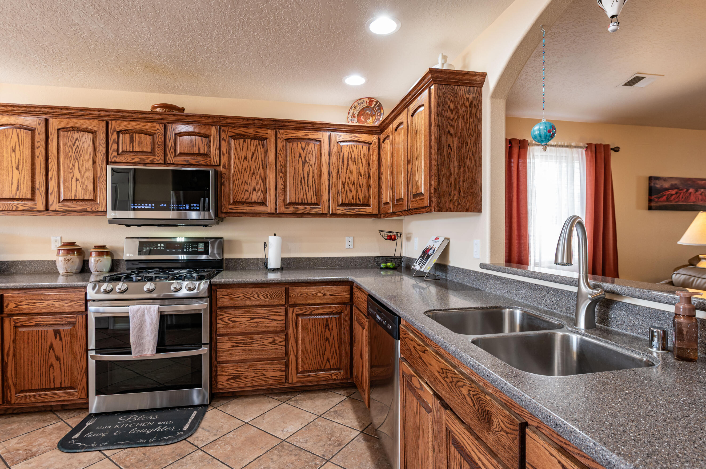 Photo 16 — 1260 Blanca Avenue NW