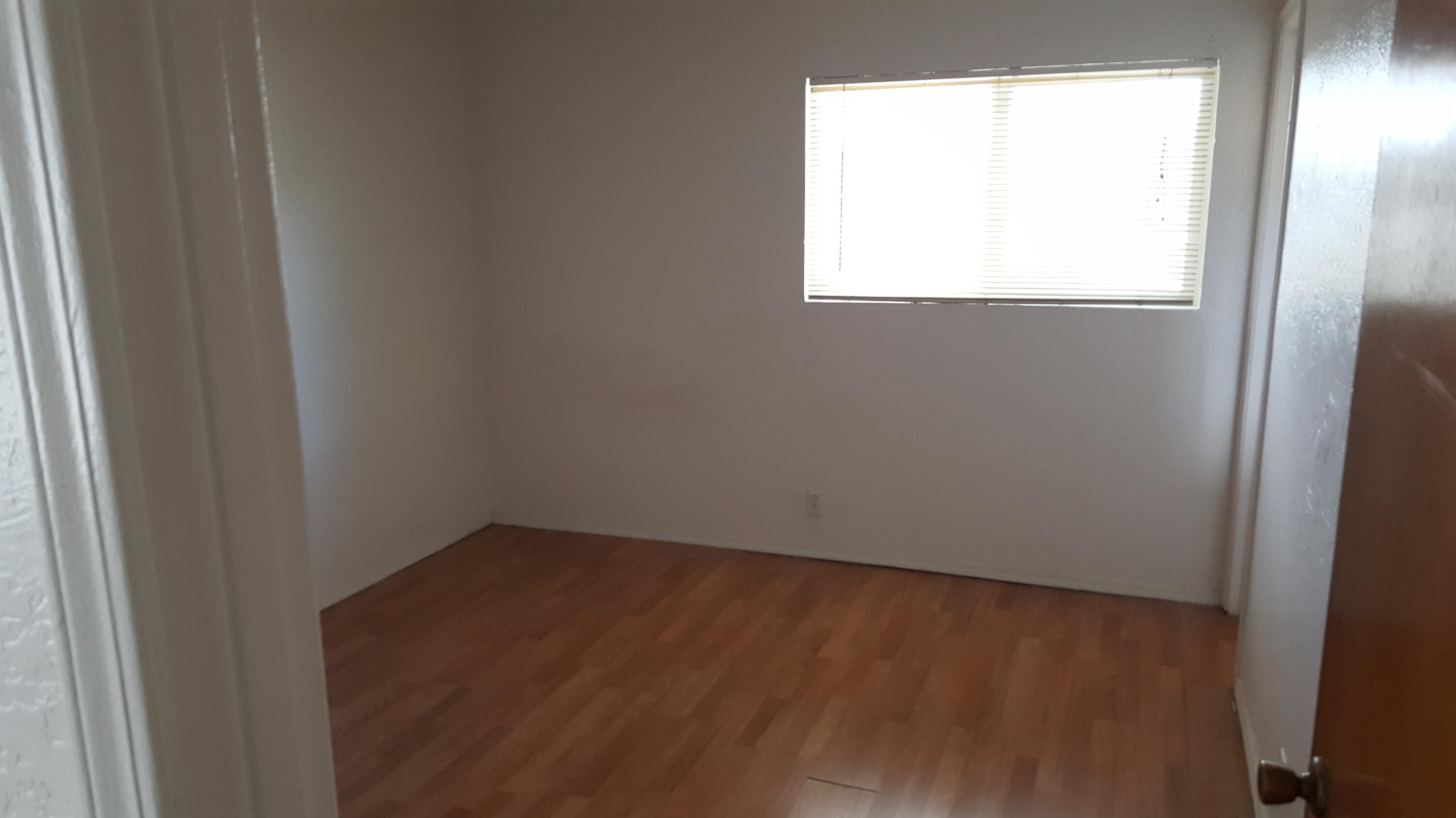 Photo 4 — 844 Chelwood Park Boulevard NE 11