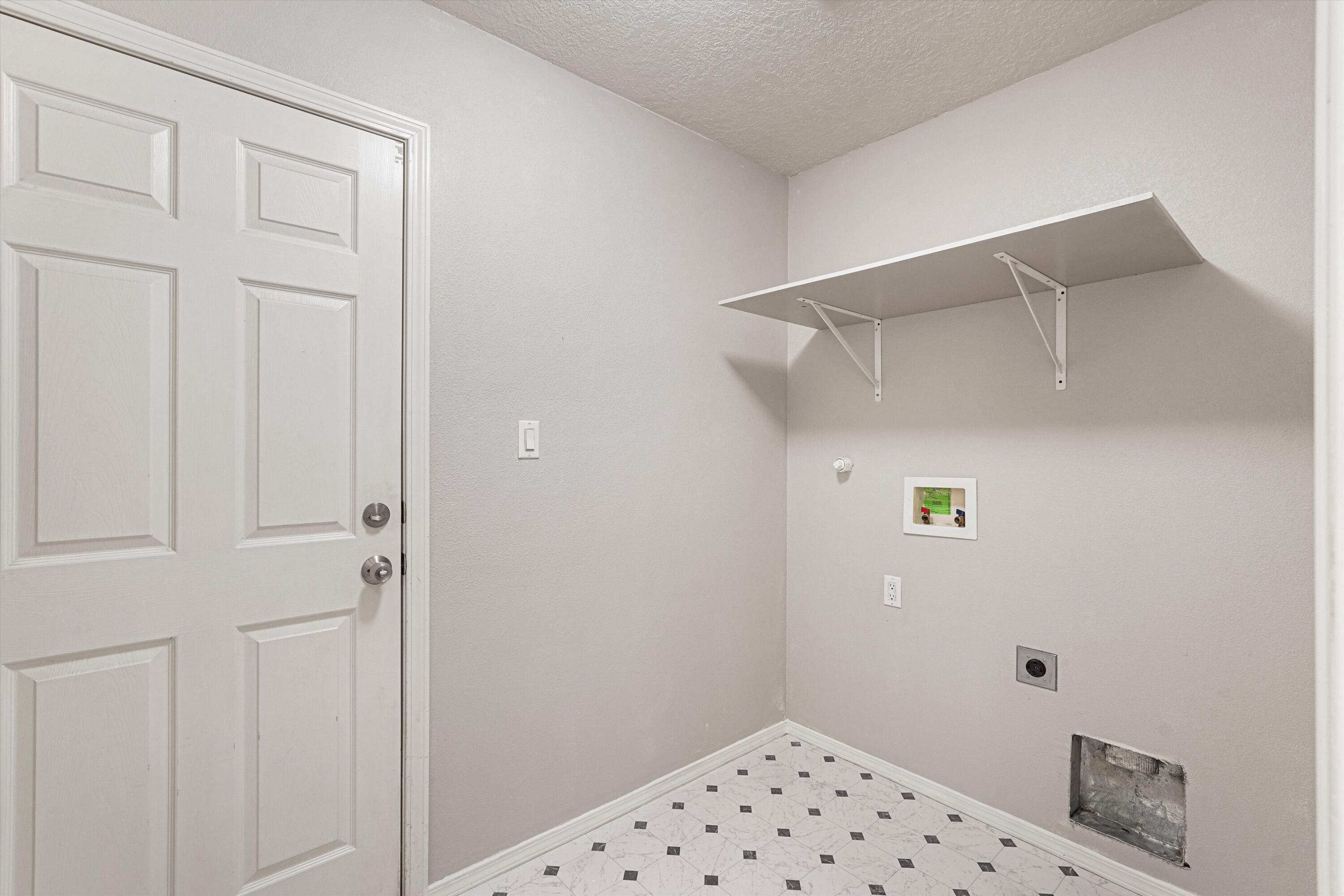 Photo 9 — 8908 Hatteras Place NW