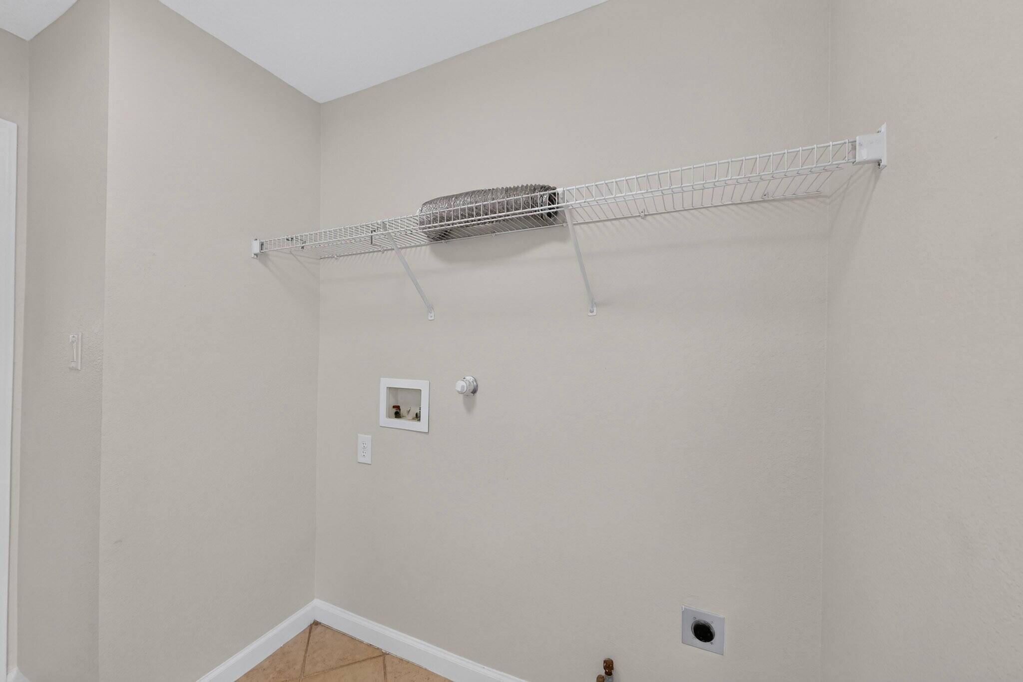 Photo 18 — 6901 Zinnia Place NW