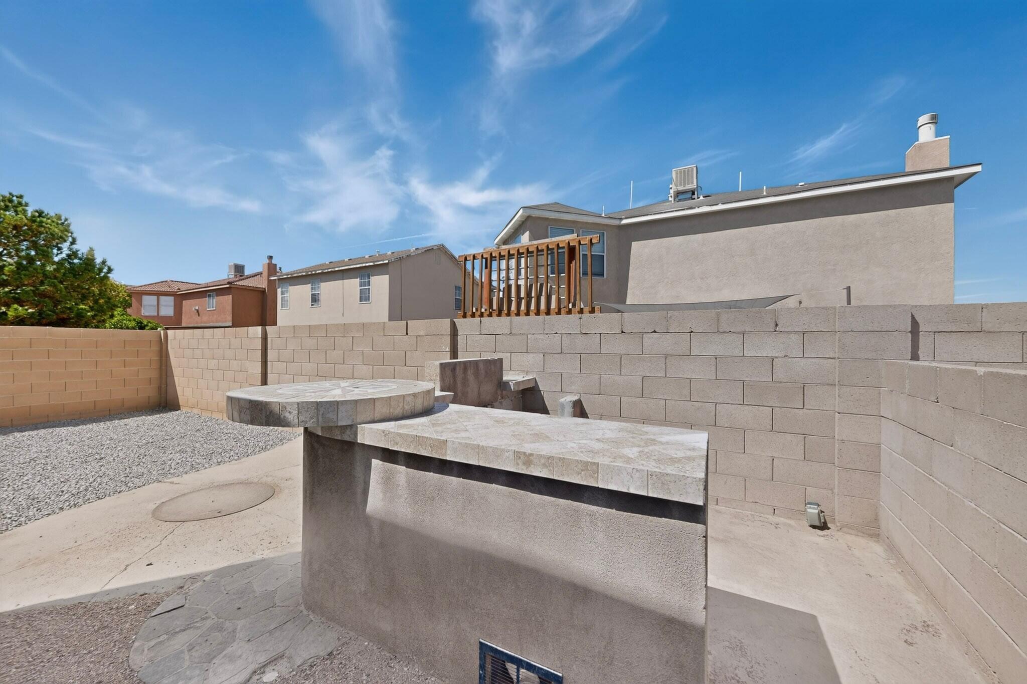 Photo 3 — 6901 Zinnia Place NW
