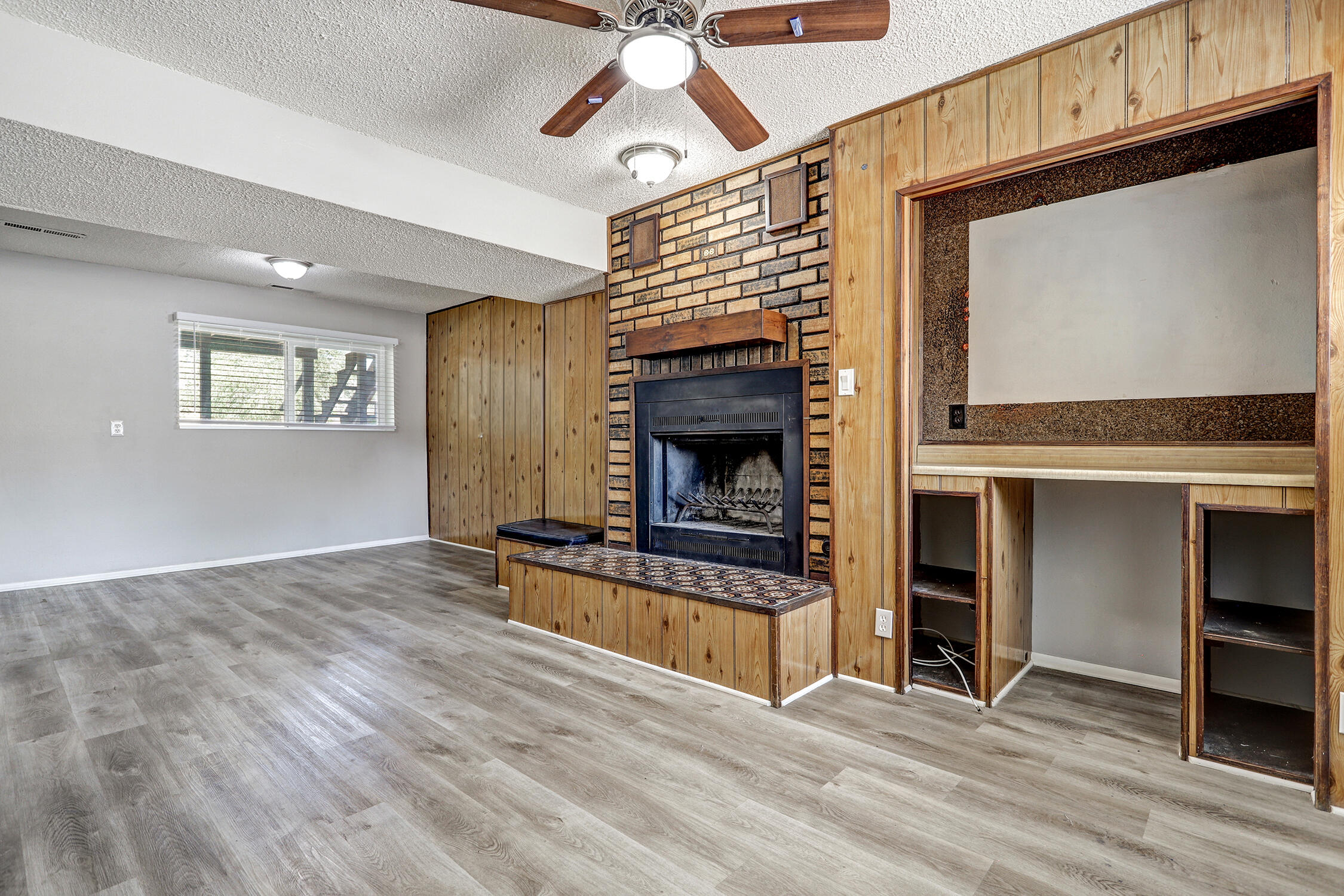 Photo 3 — 1725 Hiawatha Drive NE