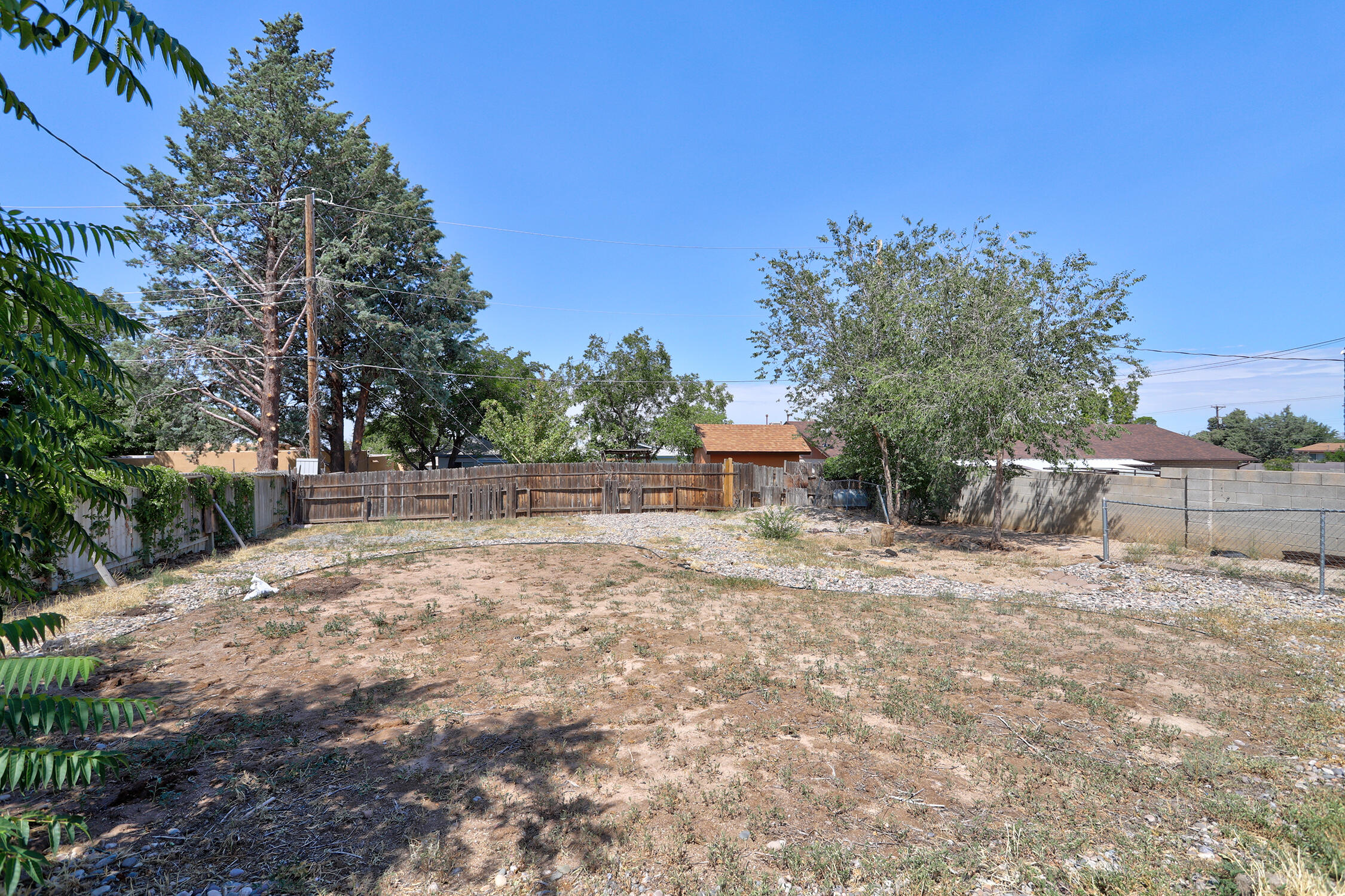 Photo 11 — 1725 Hiawatha Drive NE