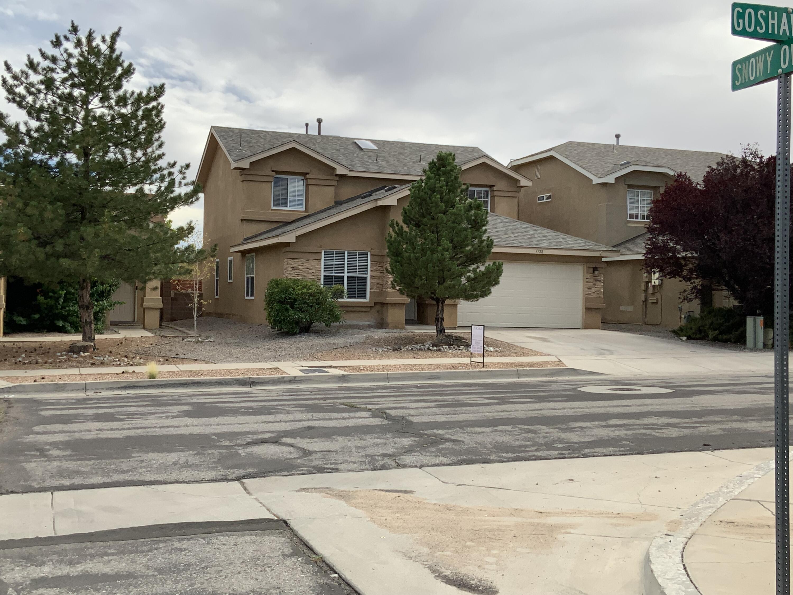 Photo 2 — 7728 Goshawk Avenue NW