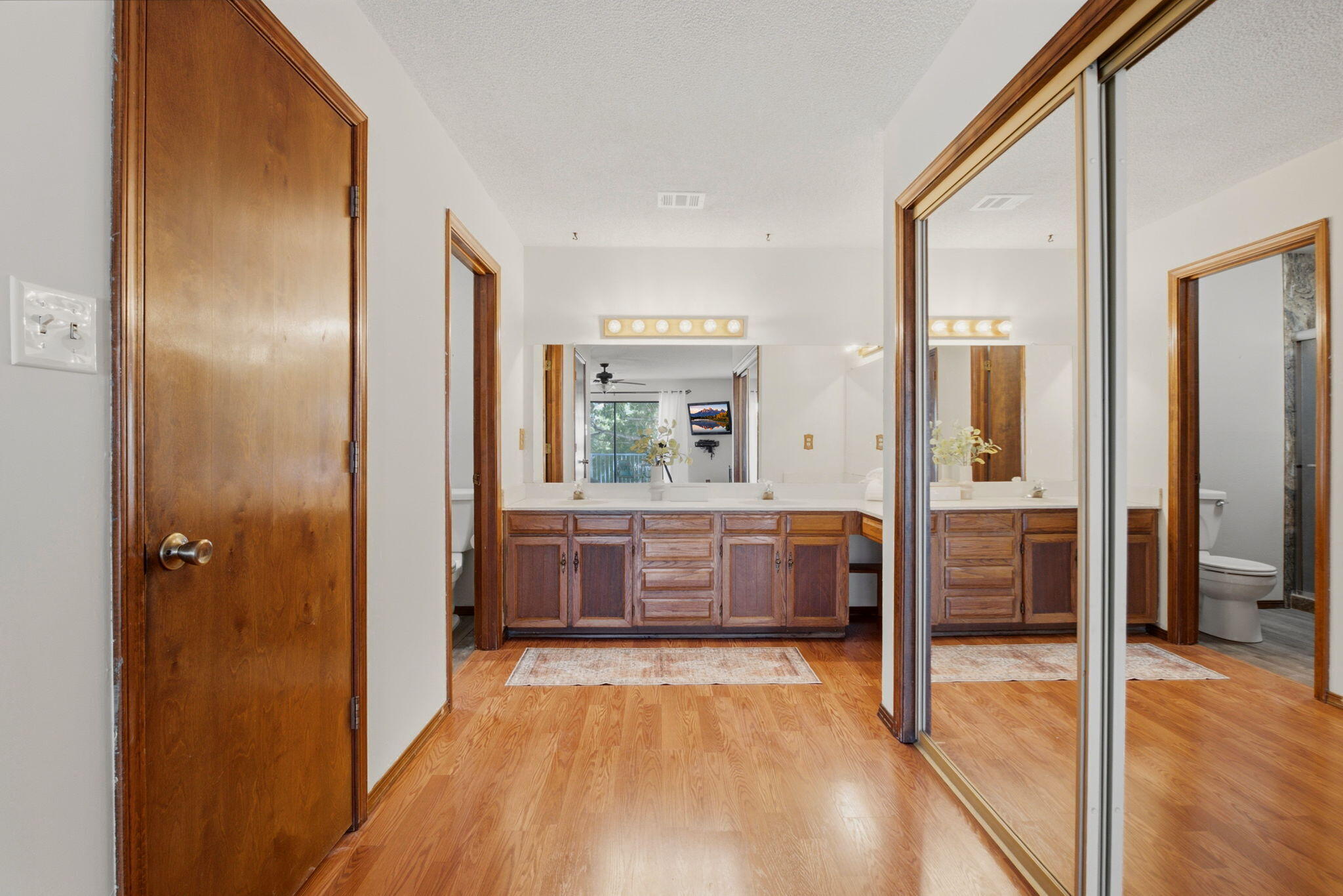 Photo 20 — 6845 Vivian Drive NE