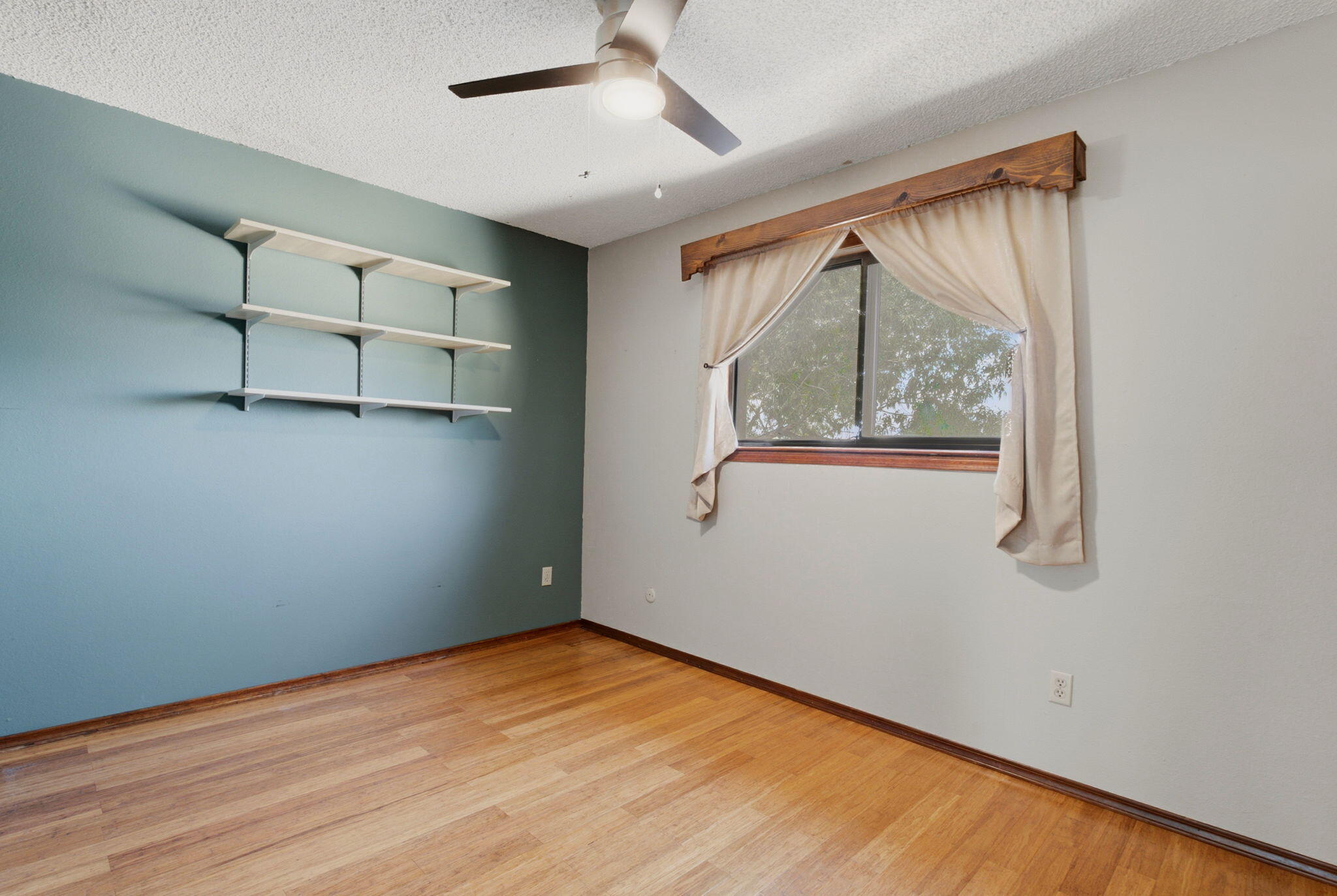 Photo 15 — 6845 Vivian Drive NE