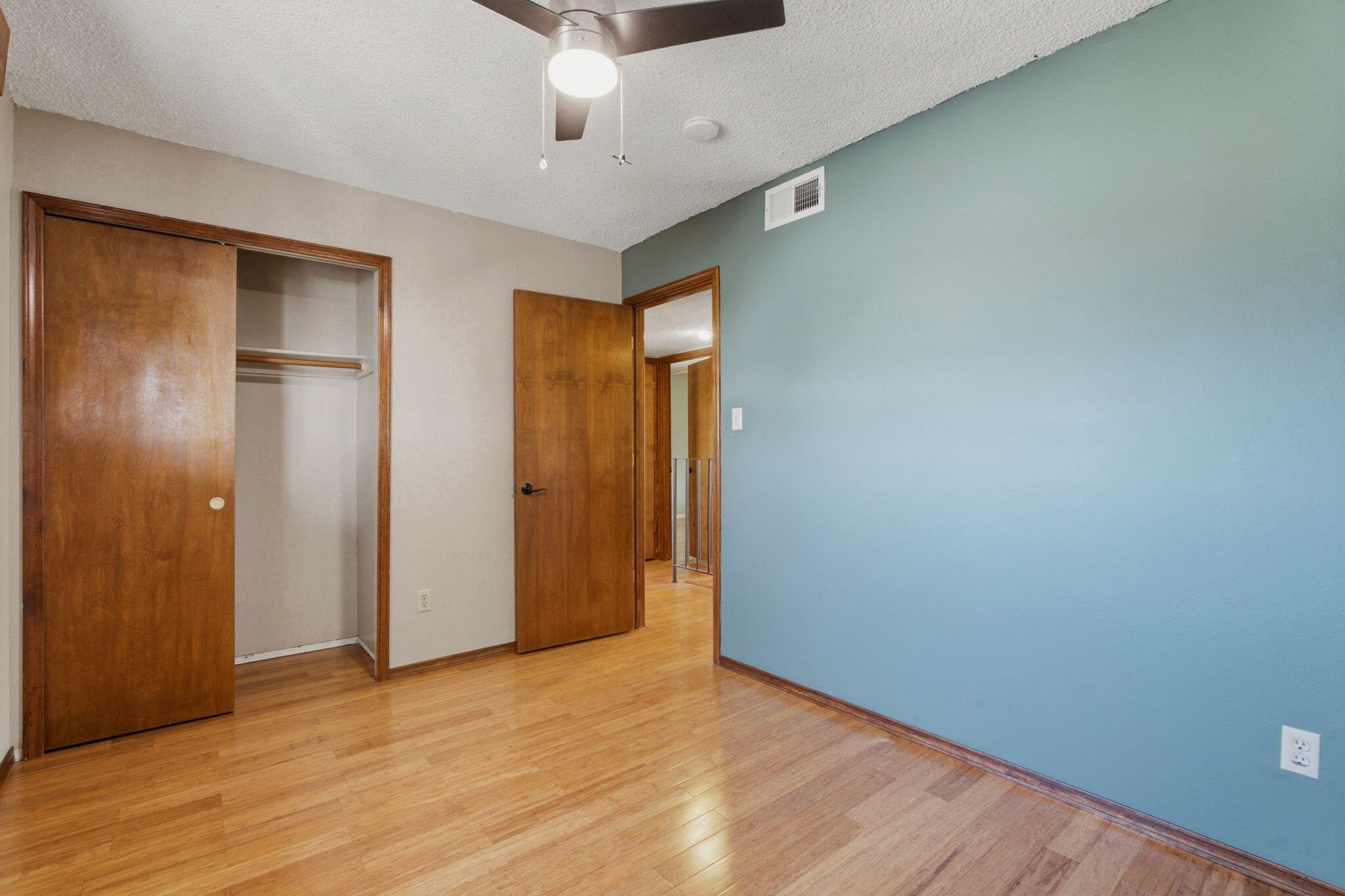 Photo 14 — 6845 Vivian Drive NE