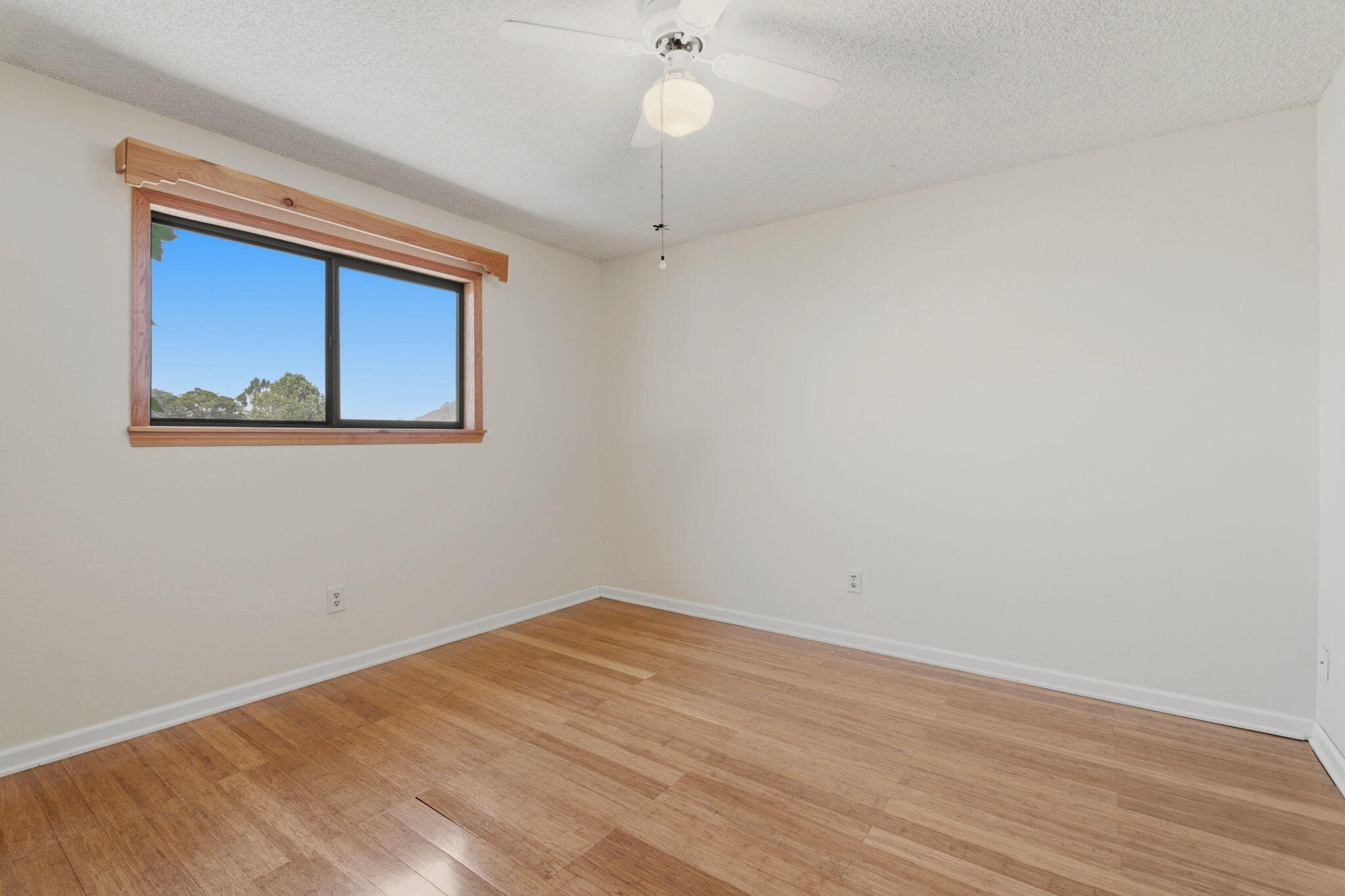 Photo 2 — 6845 Vivian Drive NE
