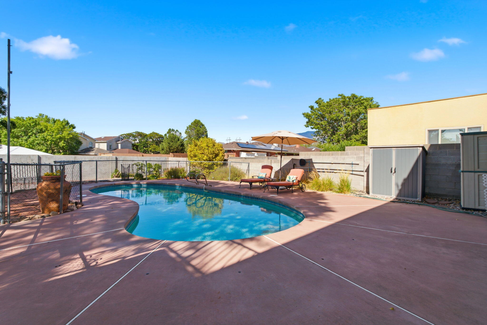 Photo 9 — 6845 Vivian Drive NE