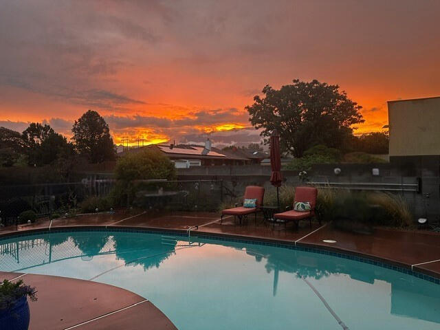 Photo 12 — 6845 Vivian Drive NE
