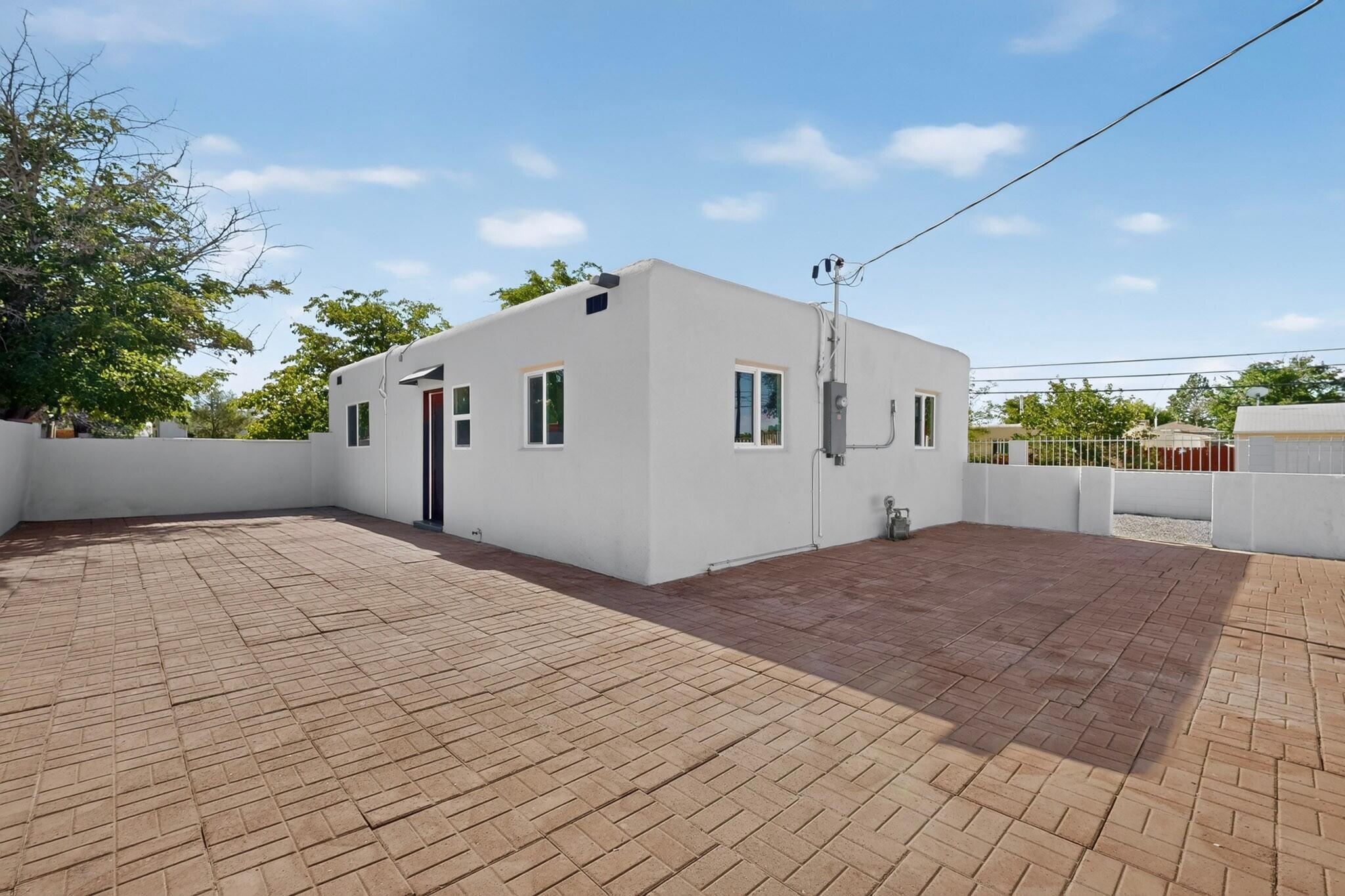 Photo 8 — 2503 Cardenas Drive NE