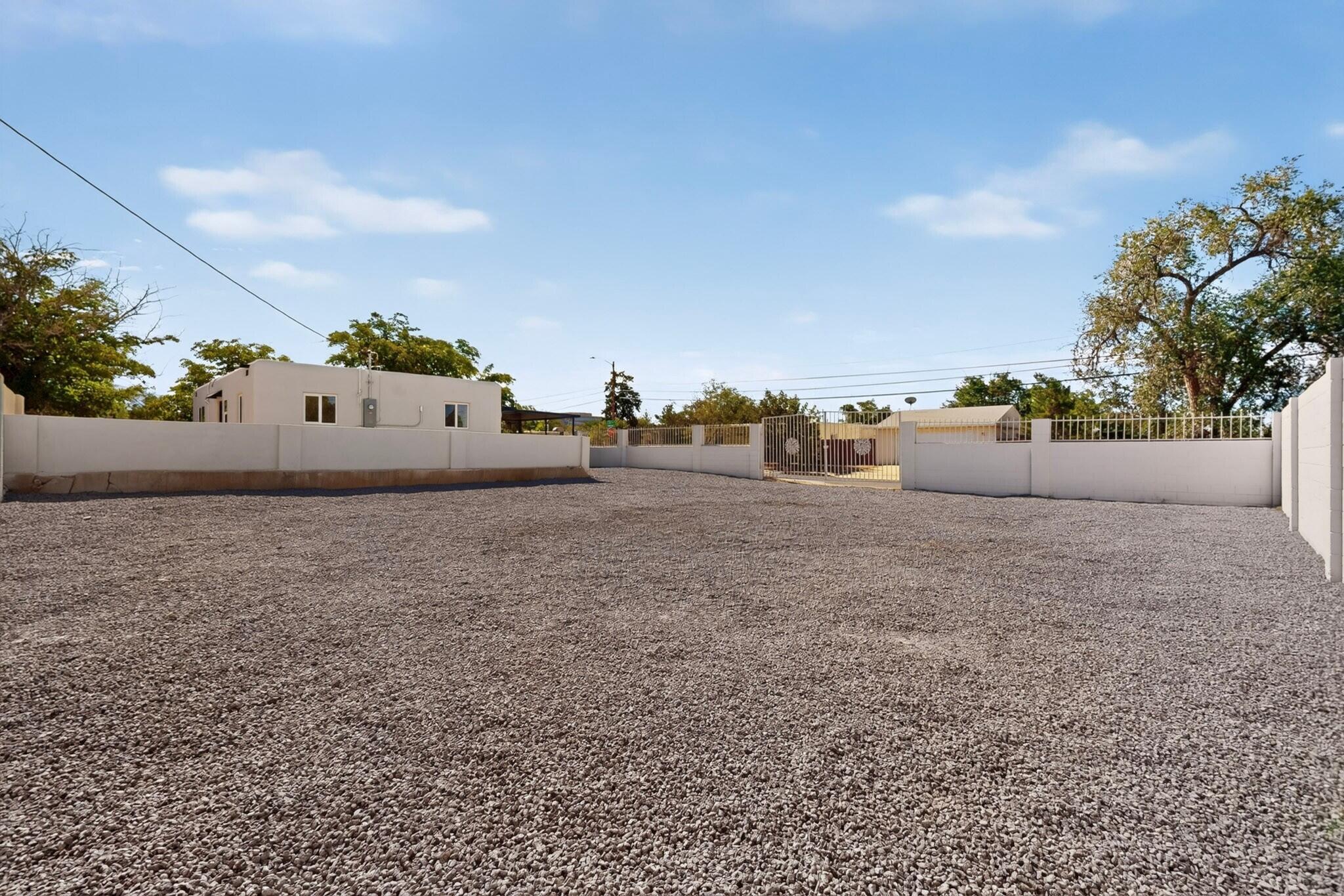 Photo 14 — 2503 Cardenas Drive NE