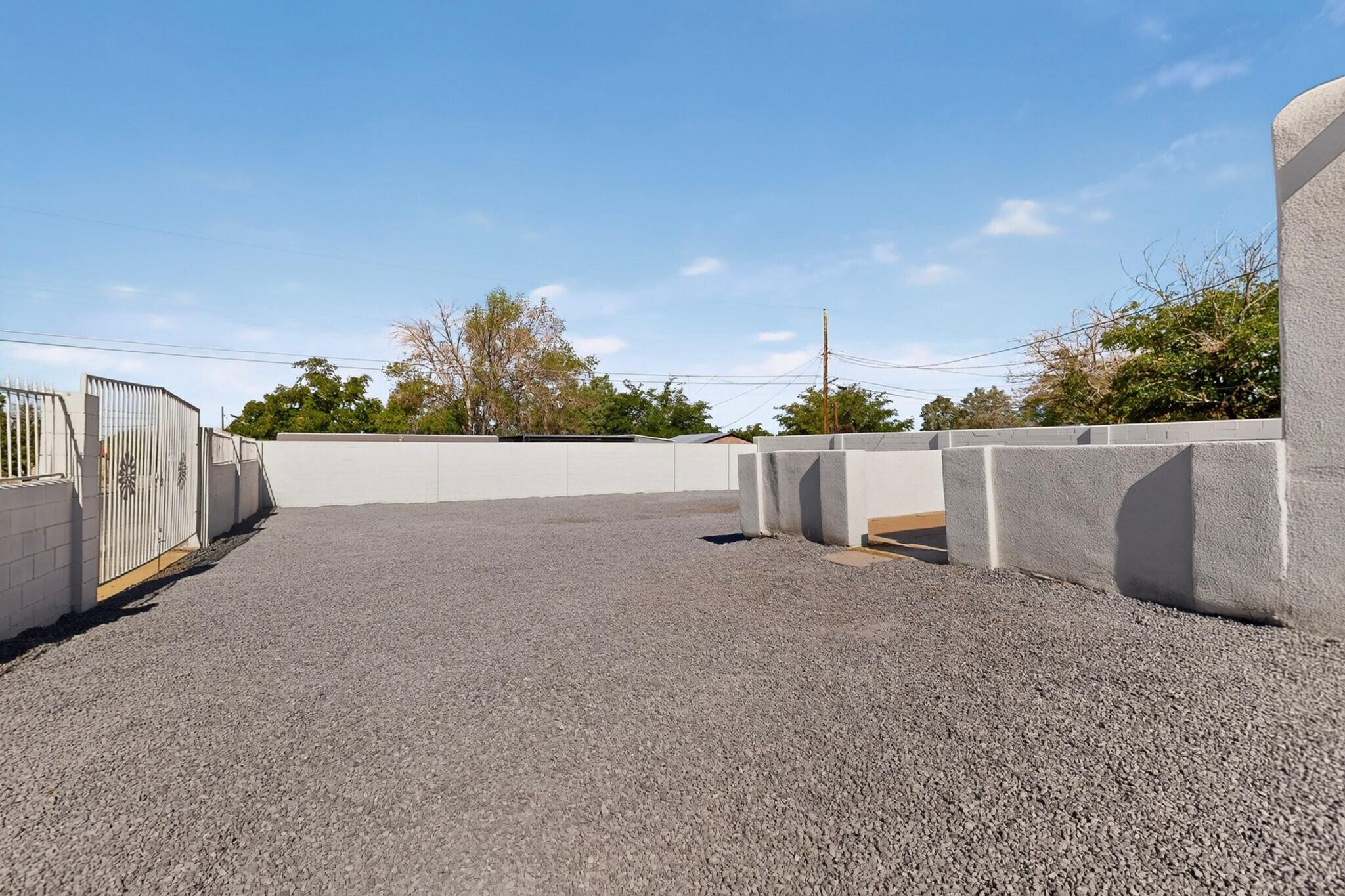 Photo 16 — 2503 Cardenas Drive NE