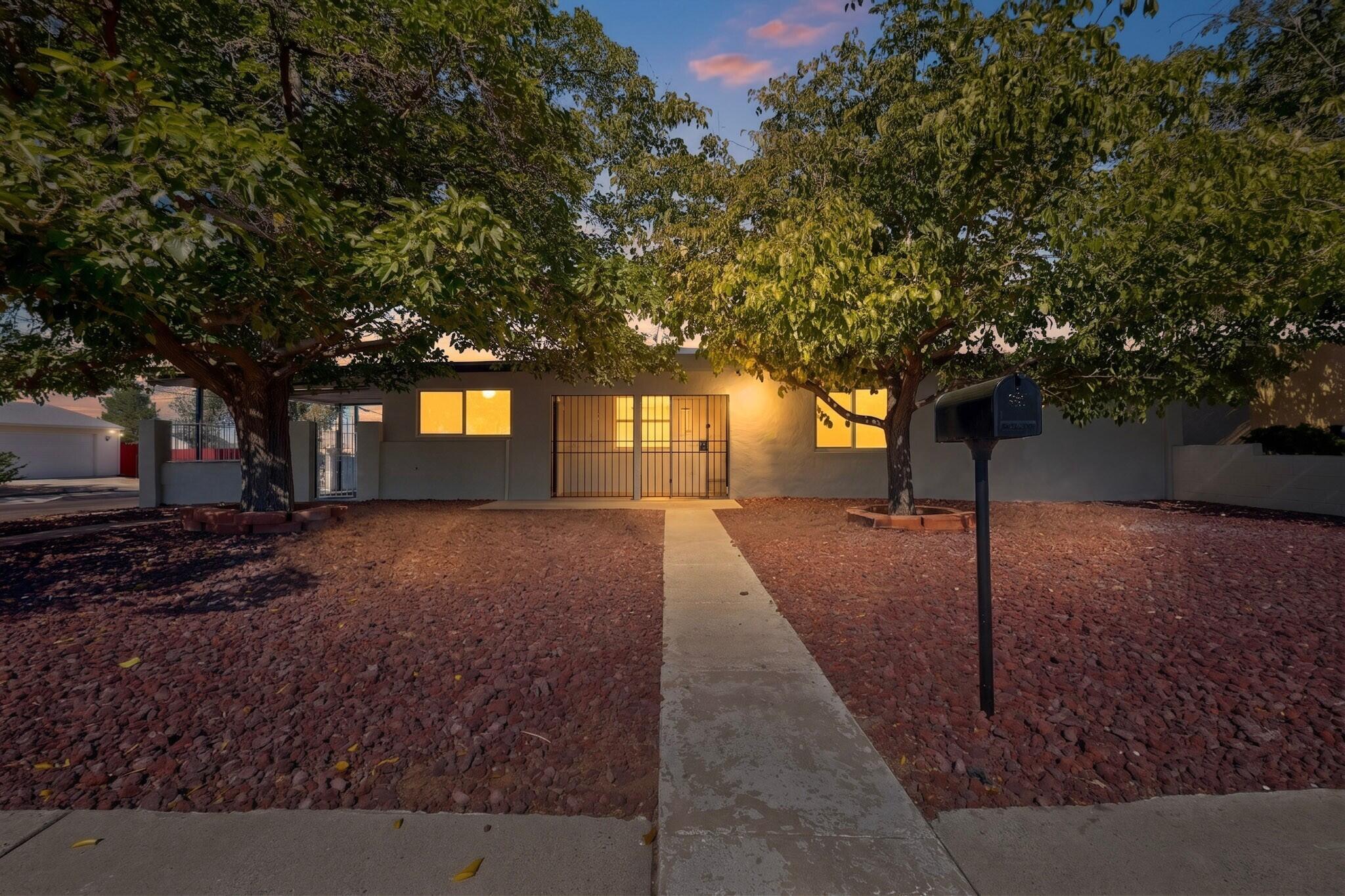 Photo 18 — 2503 Cardenas Drive NE