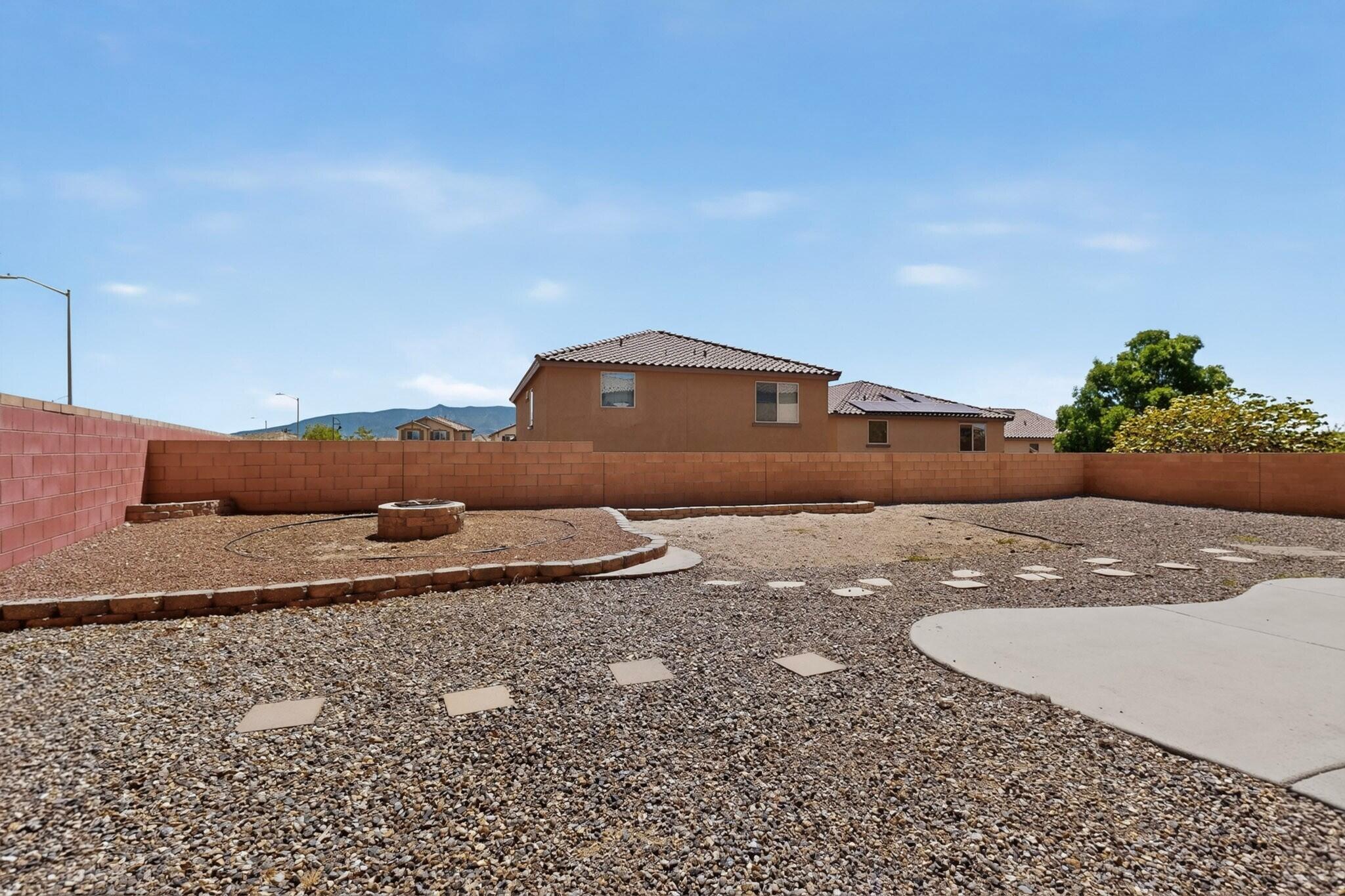 Photo 2 — 160 La Cuesta Court NE