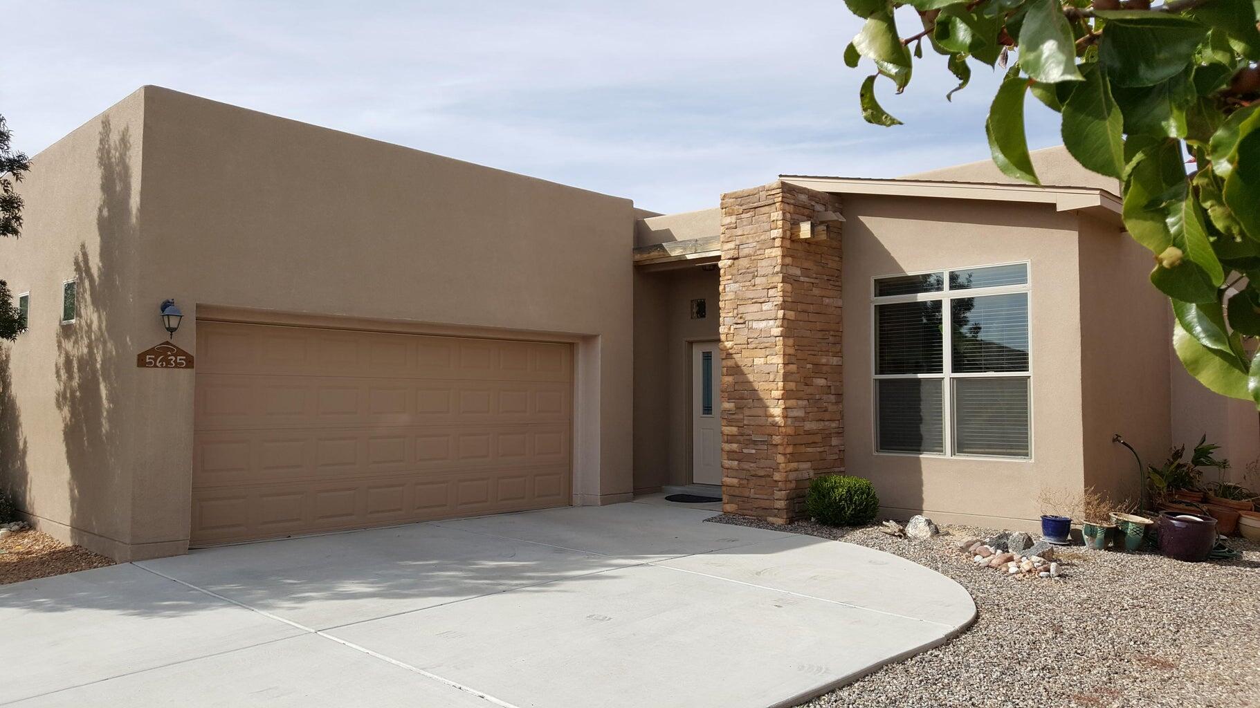 5635 Cold Creek Avenue NW, Albuquerque, NM 87114