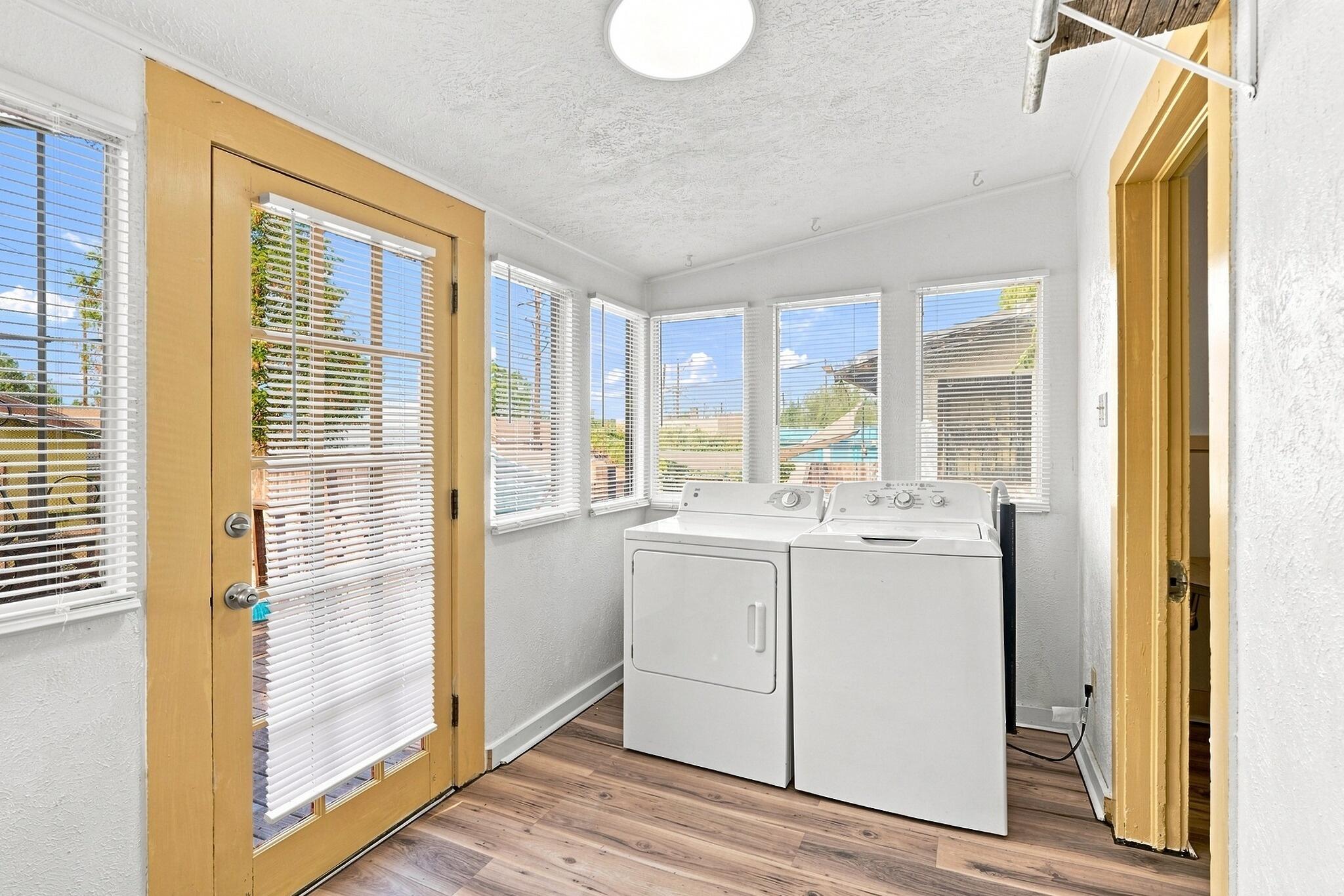 Photo 7 — 718 Coal Avenue SW