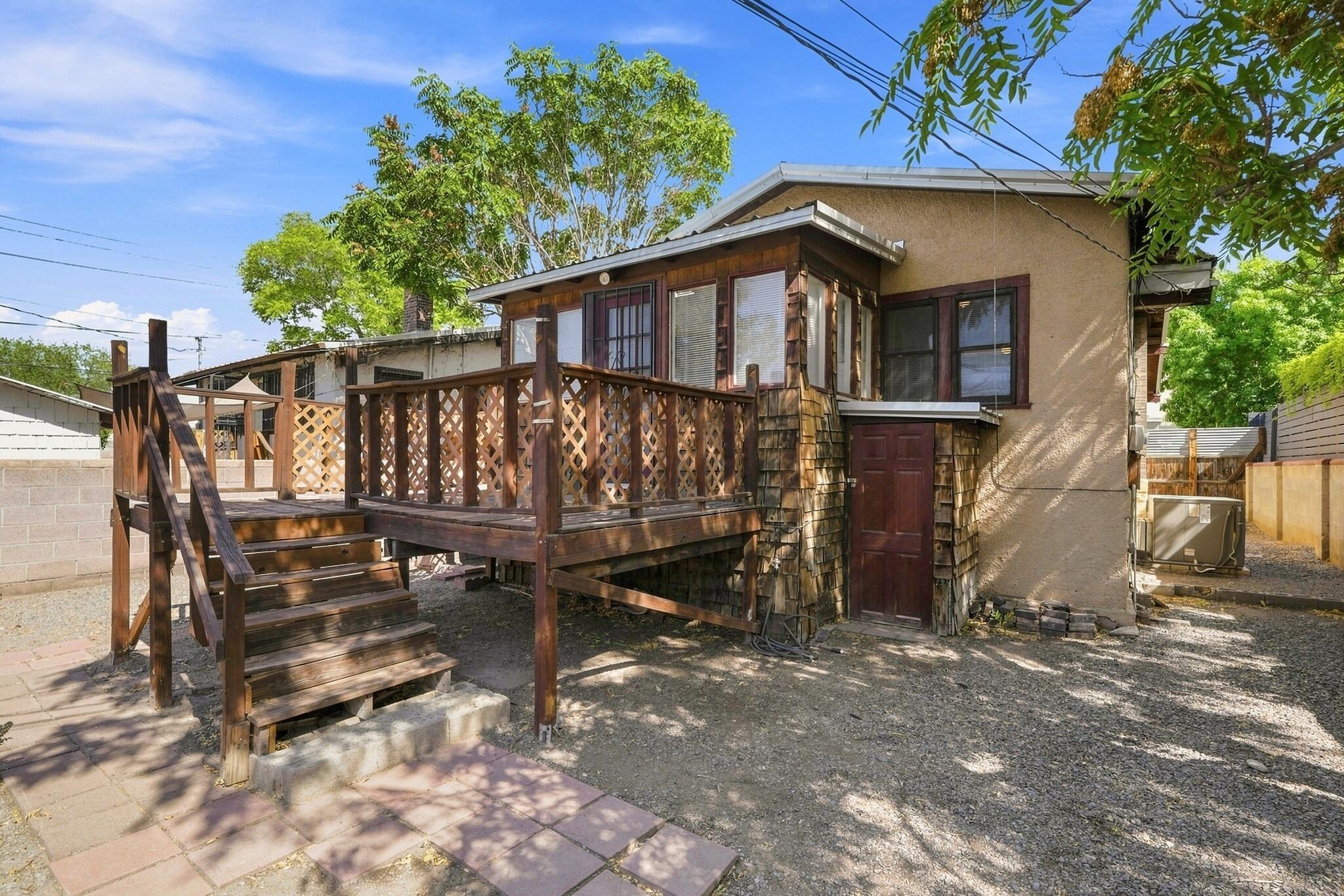 Photo 4 — 718 Coal Avenue SW