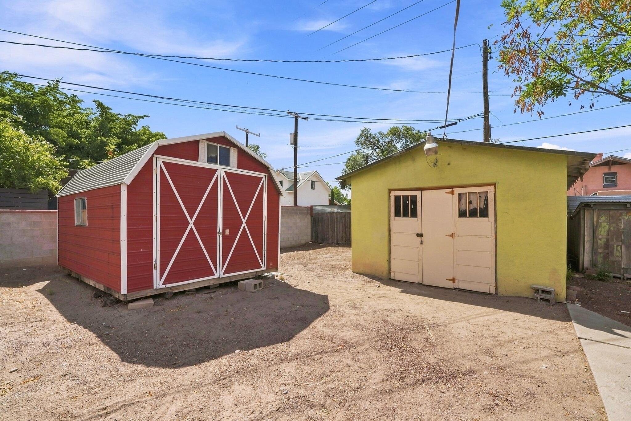 Photo 2 — 718 Coal Avenue SW