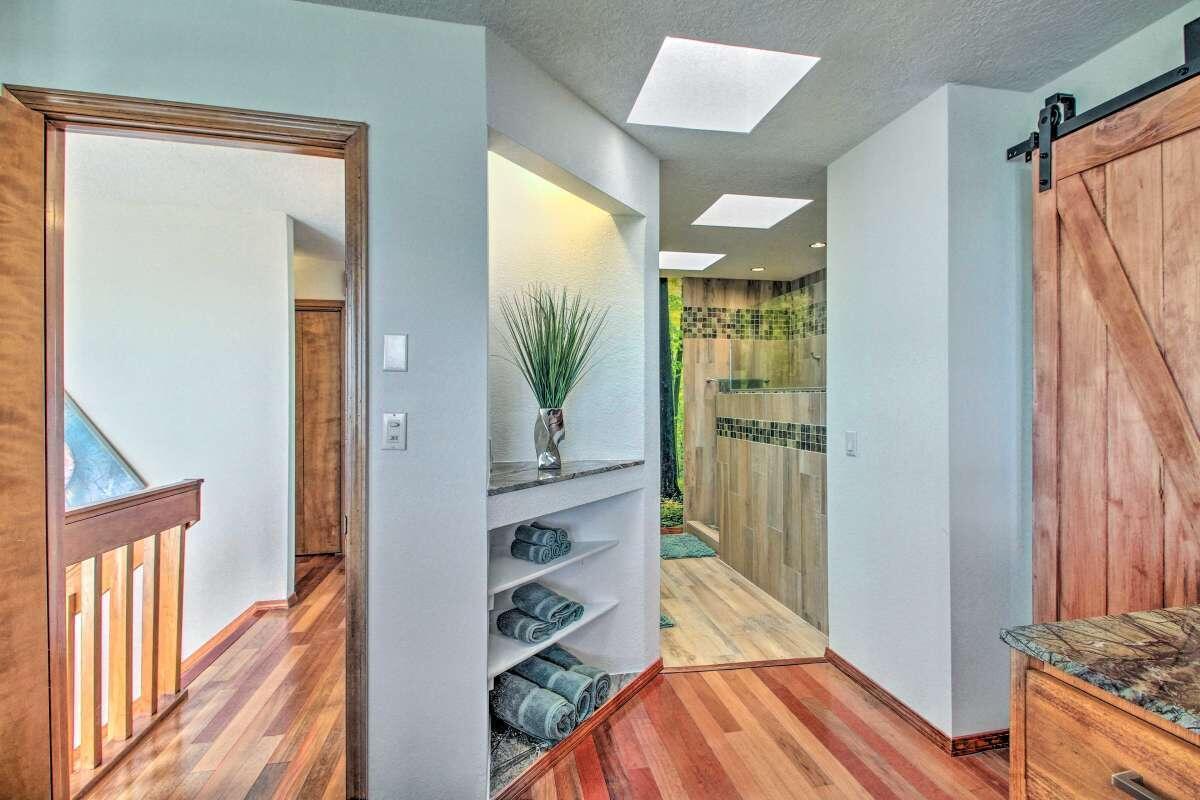 Photo 11 — 11125 Malaguena Lane NE