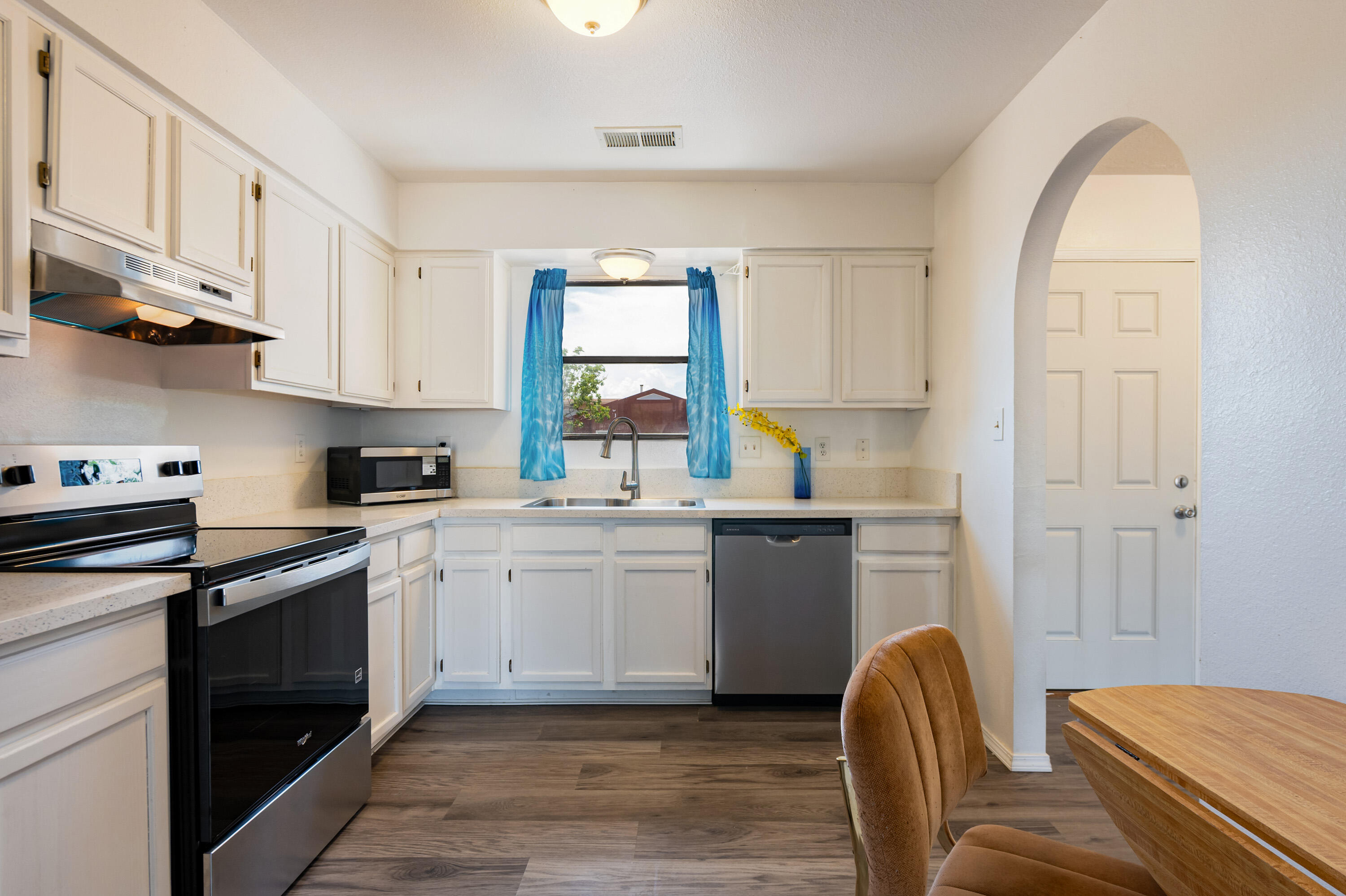 Photo 14 — 822 Buckboard Road SE
