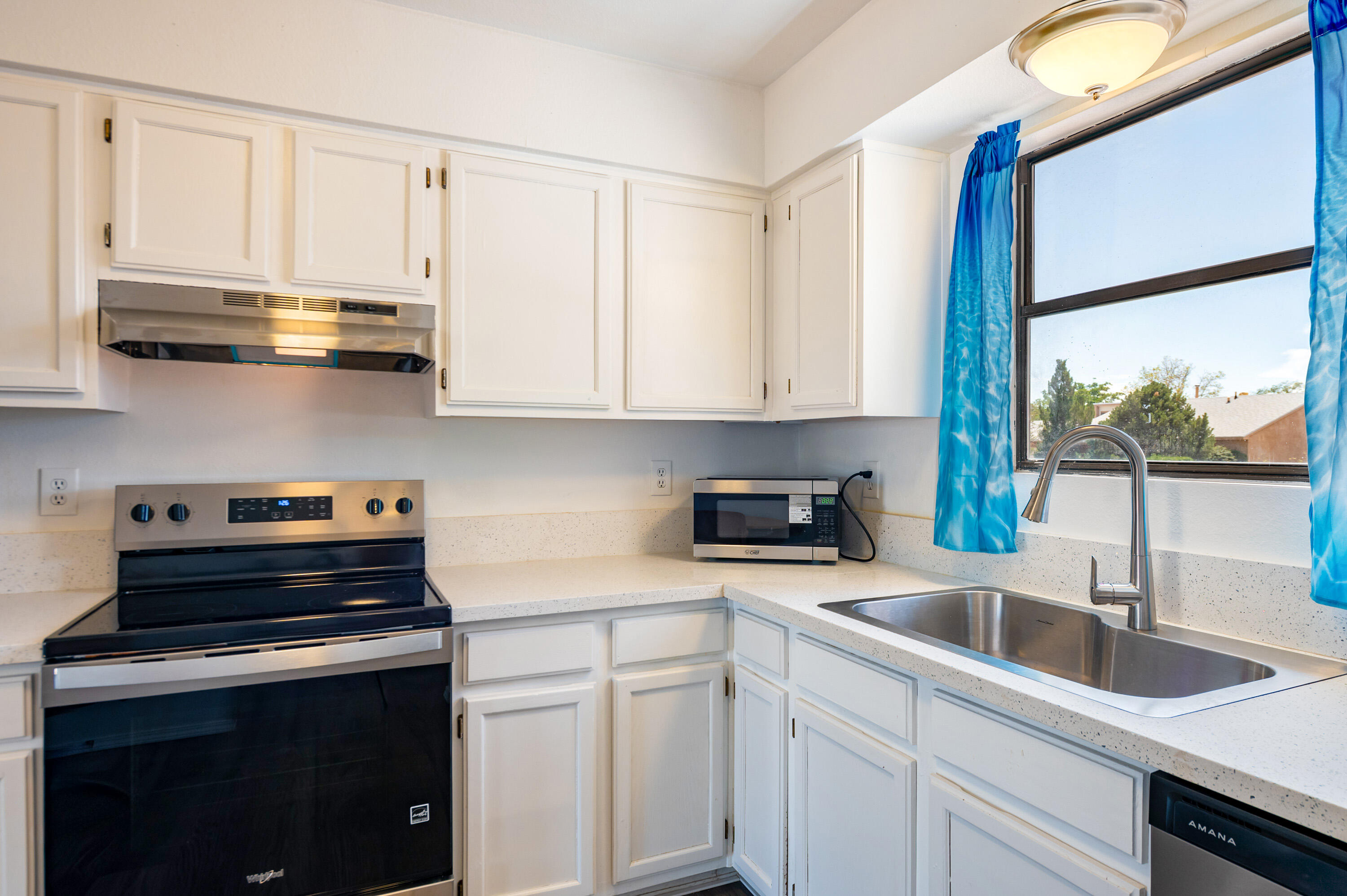Photo 16 — 822 Buckboard Road SE