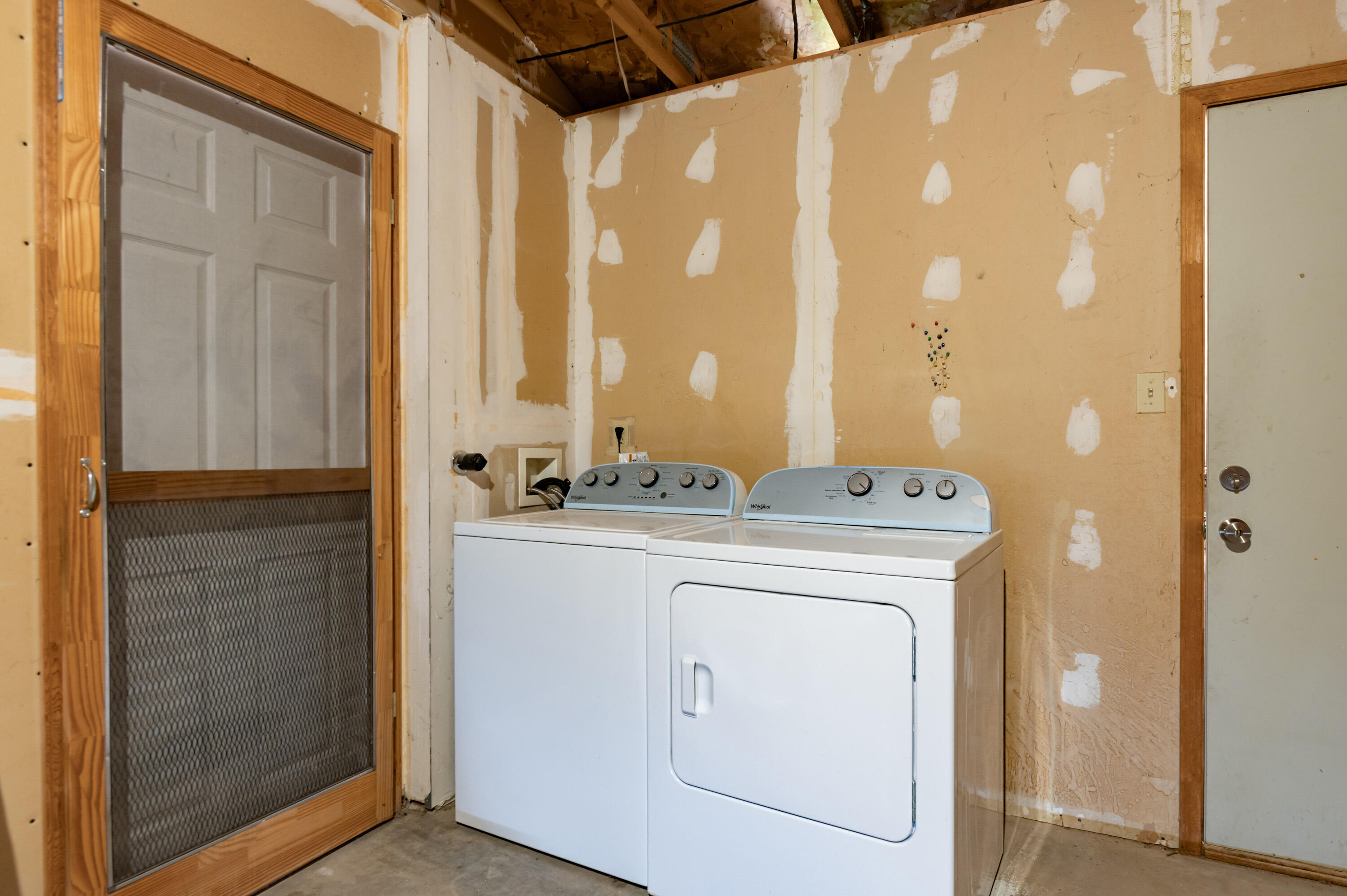 Photo 2 — 822 Buckboard Road SE