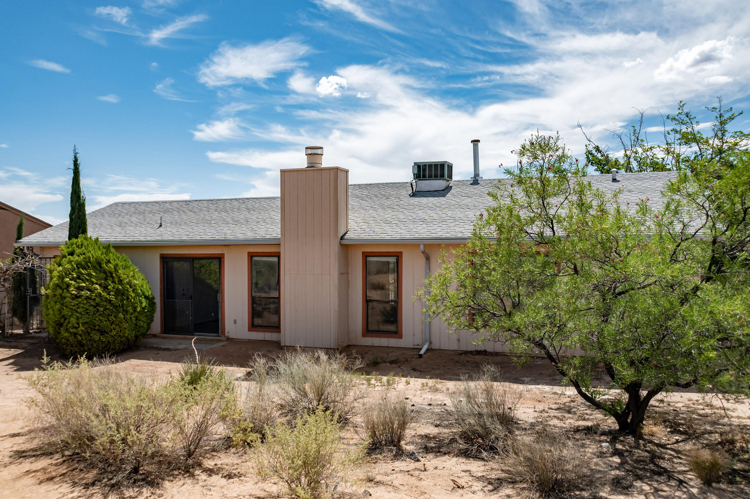 Photo 5 — 822 Buckboard Road SE