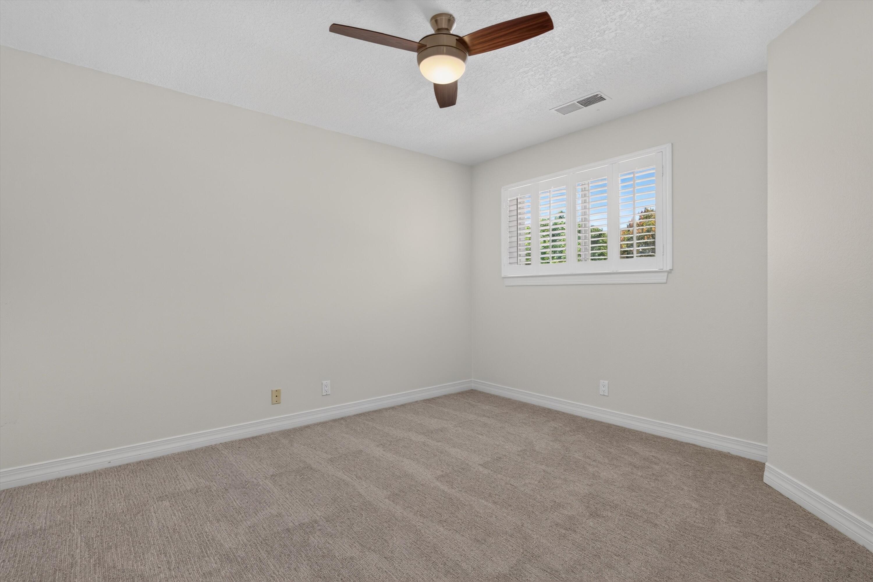 Photo 7 — 11316 Woodmar Lane NE