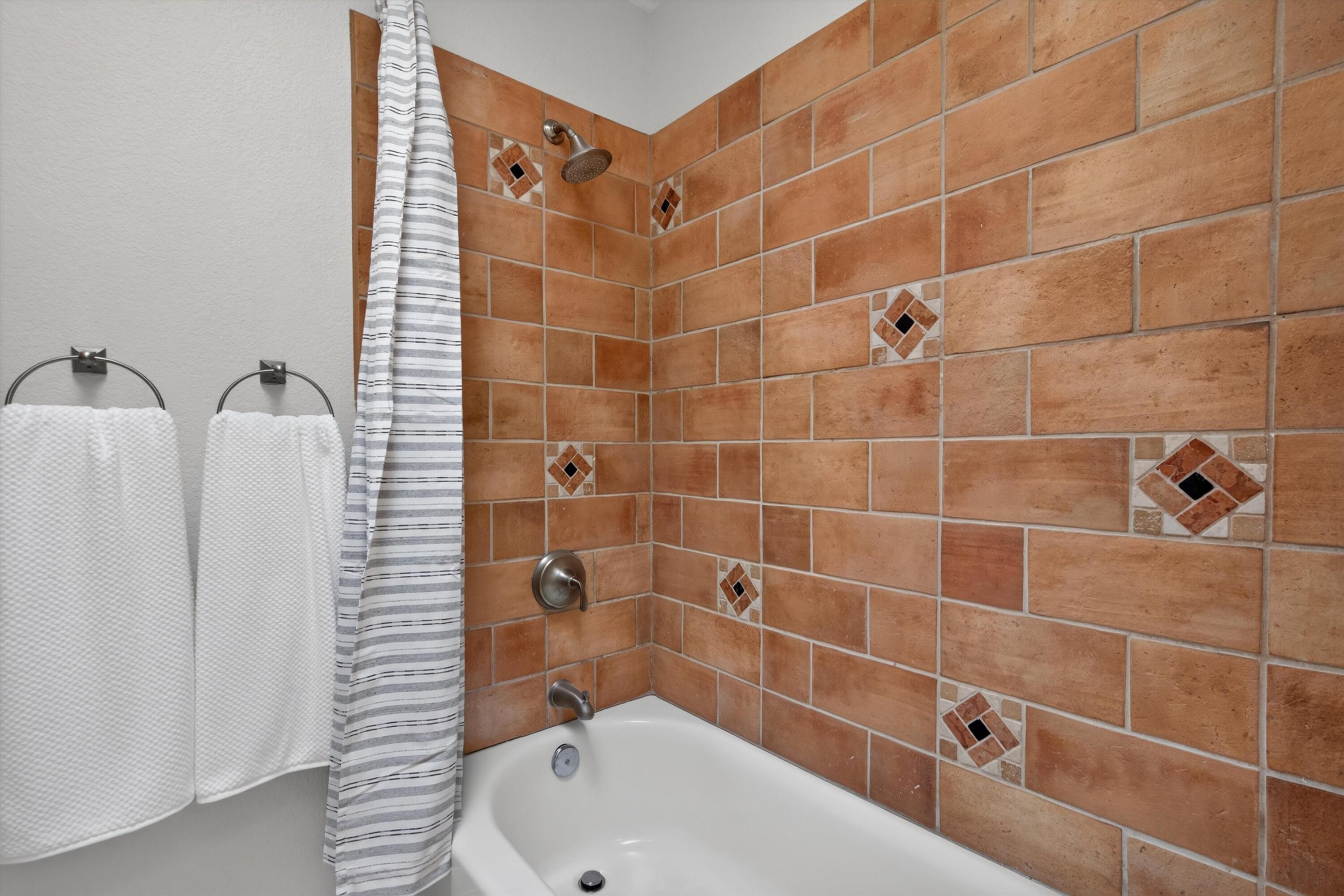 Photo 11 — 11316 Woodmar Lane NE