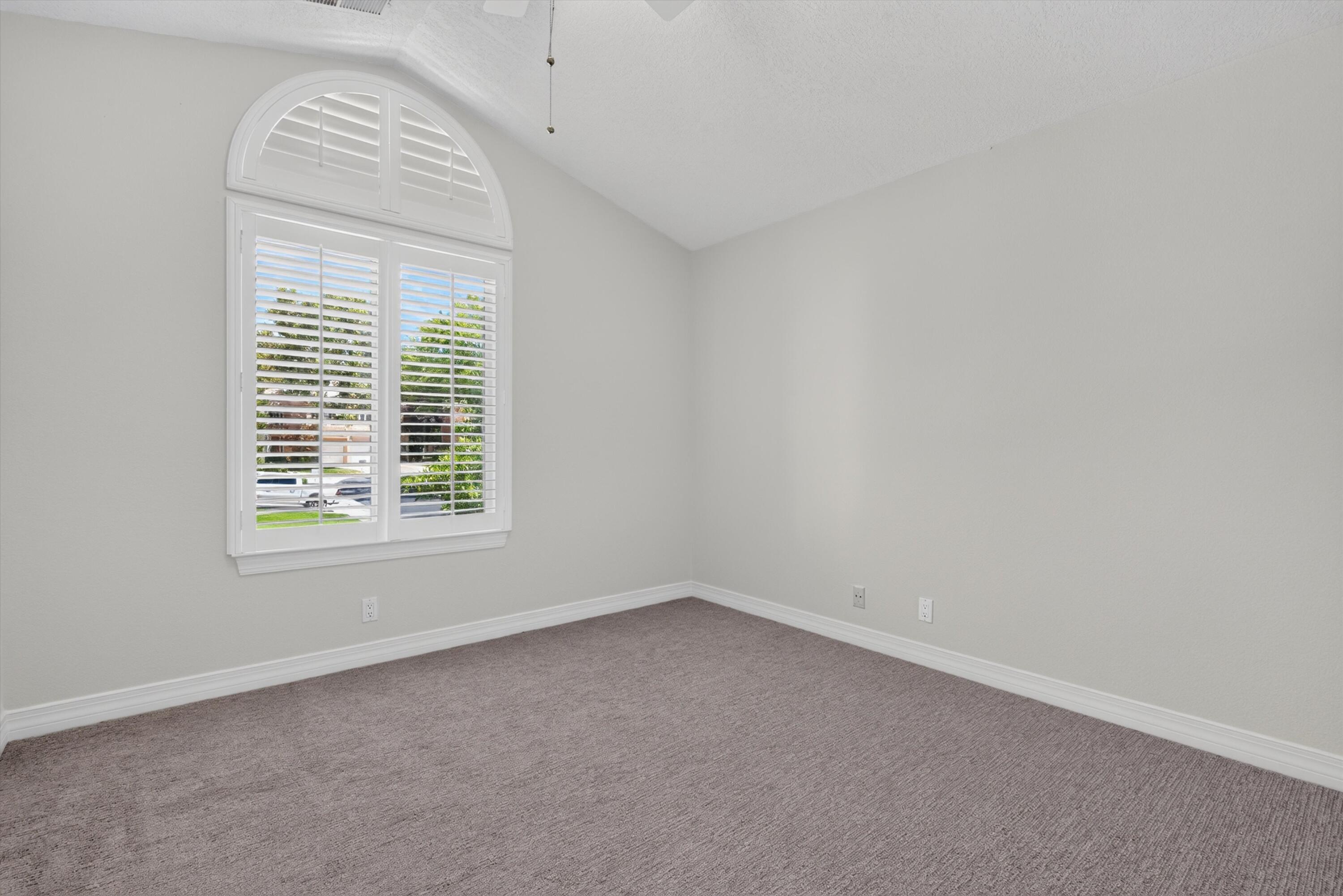 Photo 13 — 11316 Woodmar Lane NE