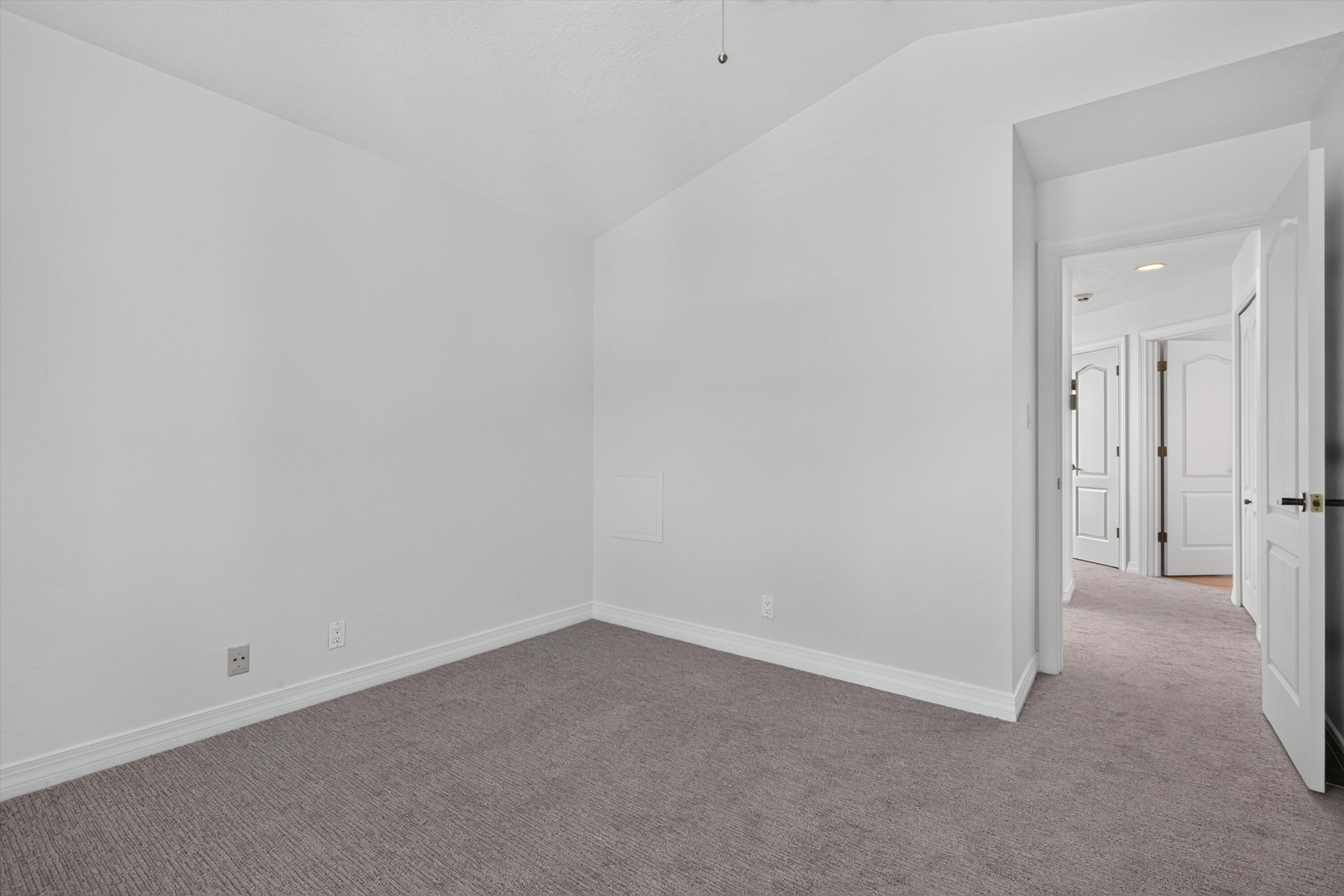 Photo 15 — 11316 Woodmar Lane NE