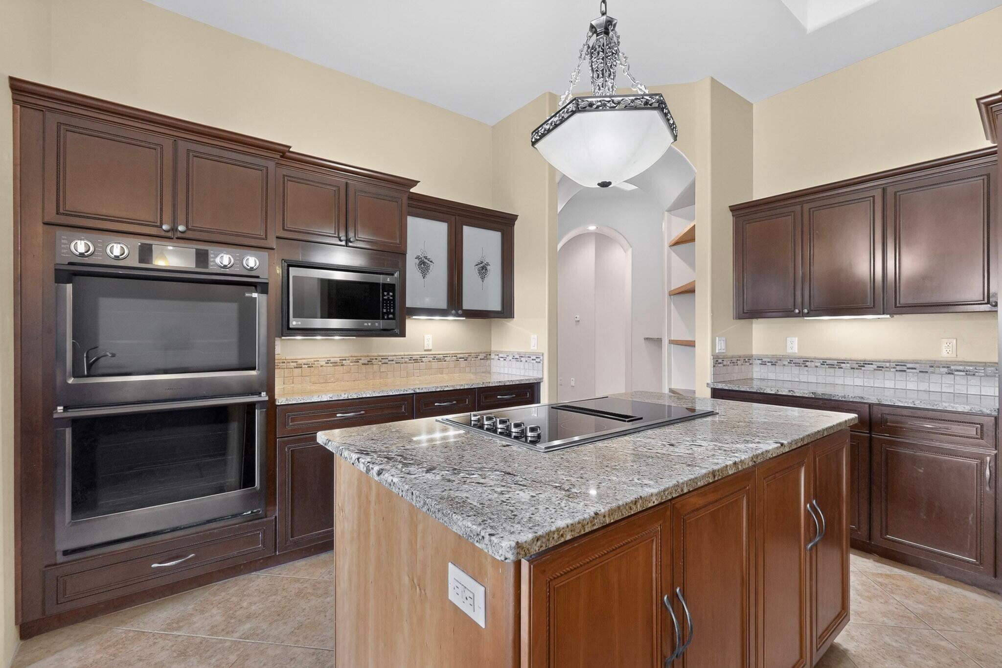 Photo 18 — 7 Stonebrook Court