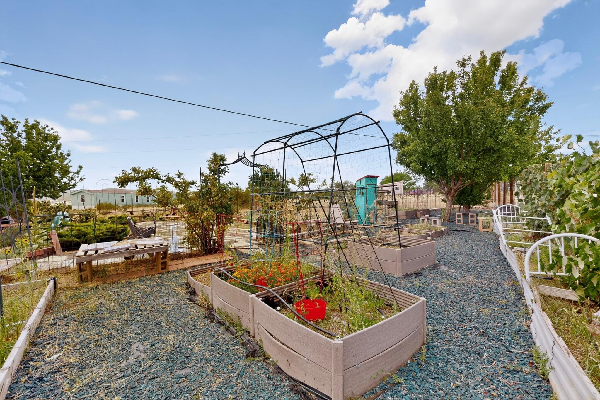 Photo 2 — 7 Stonebrook Court