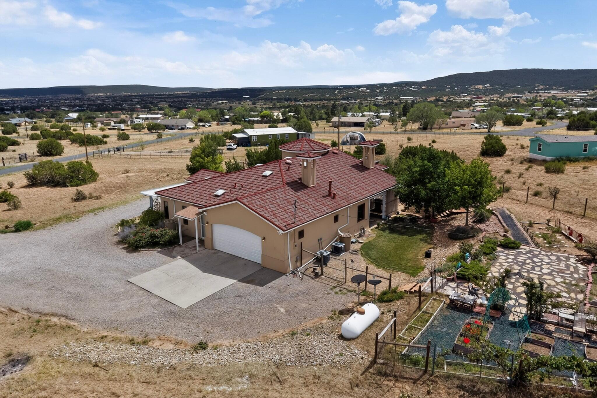 Photo 8 — 7 Stonebrook Court