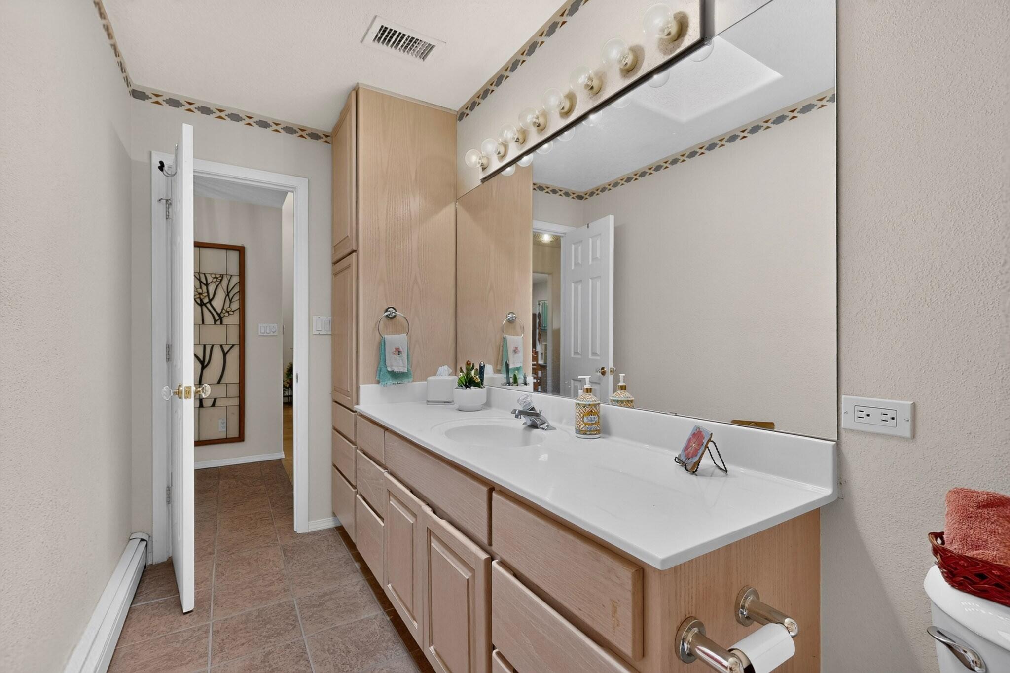 Photo 11 — 6603 Las Casitas Court NW