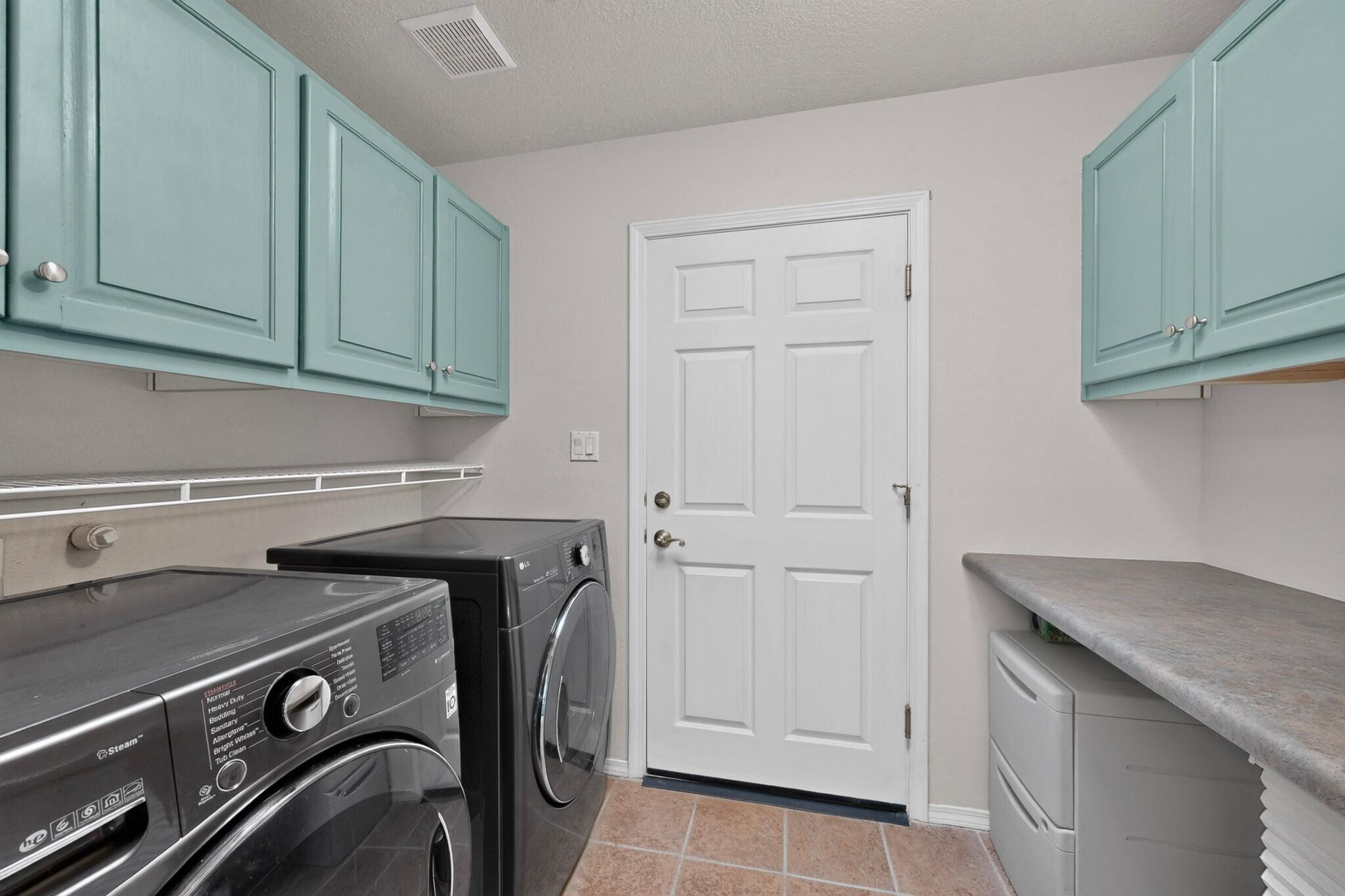 Photo 10 — 6603 Las Casitas Court NW