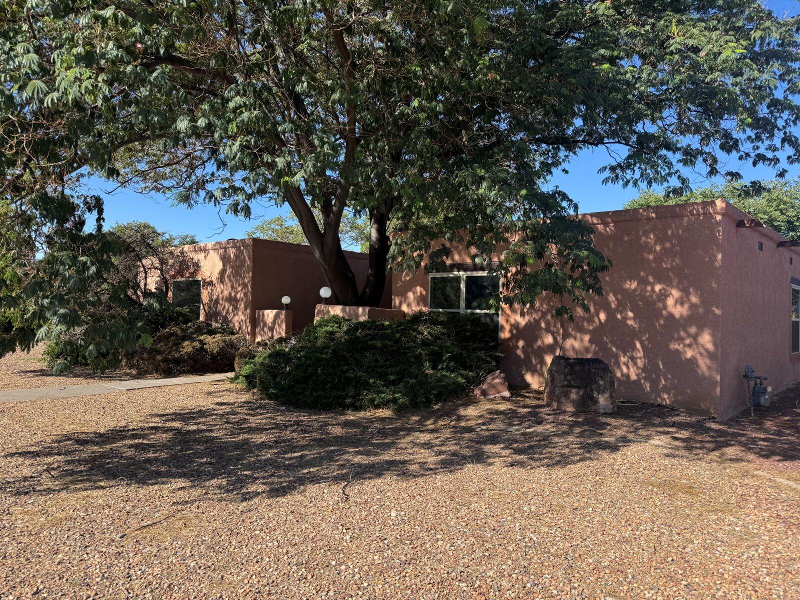 2705 La Charles Drive NE, Albuquerque, NM 87112